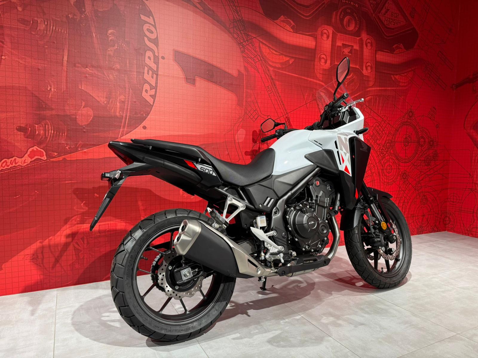 HONDA NX 500 X-showroom-element-2
