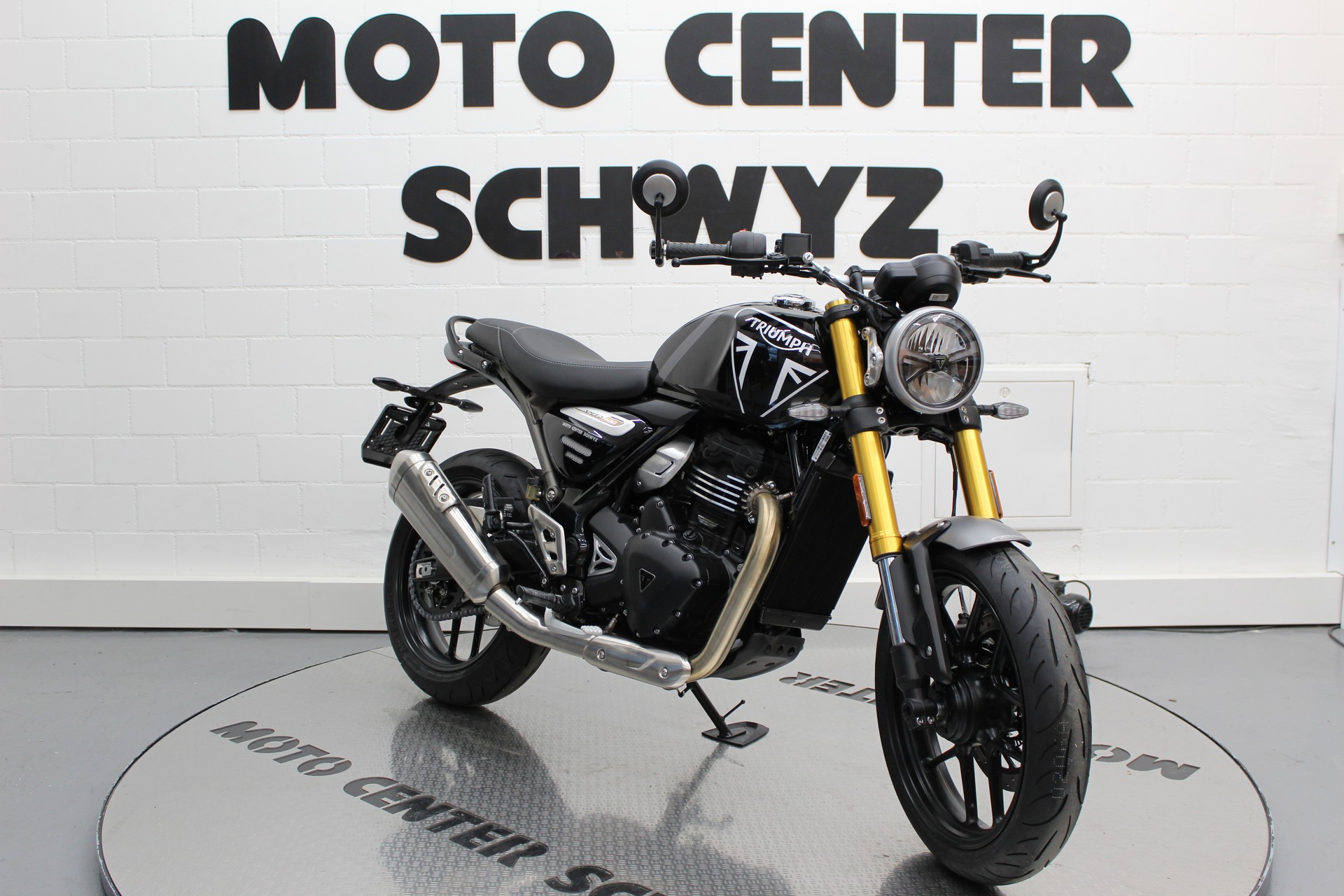 TRIUMPH Speed 400-showroom-element-1