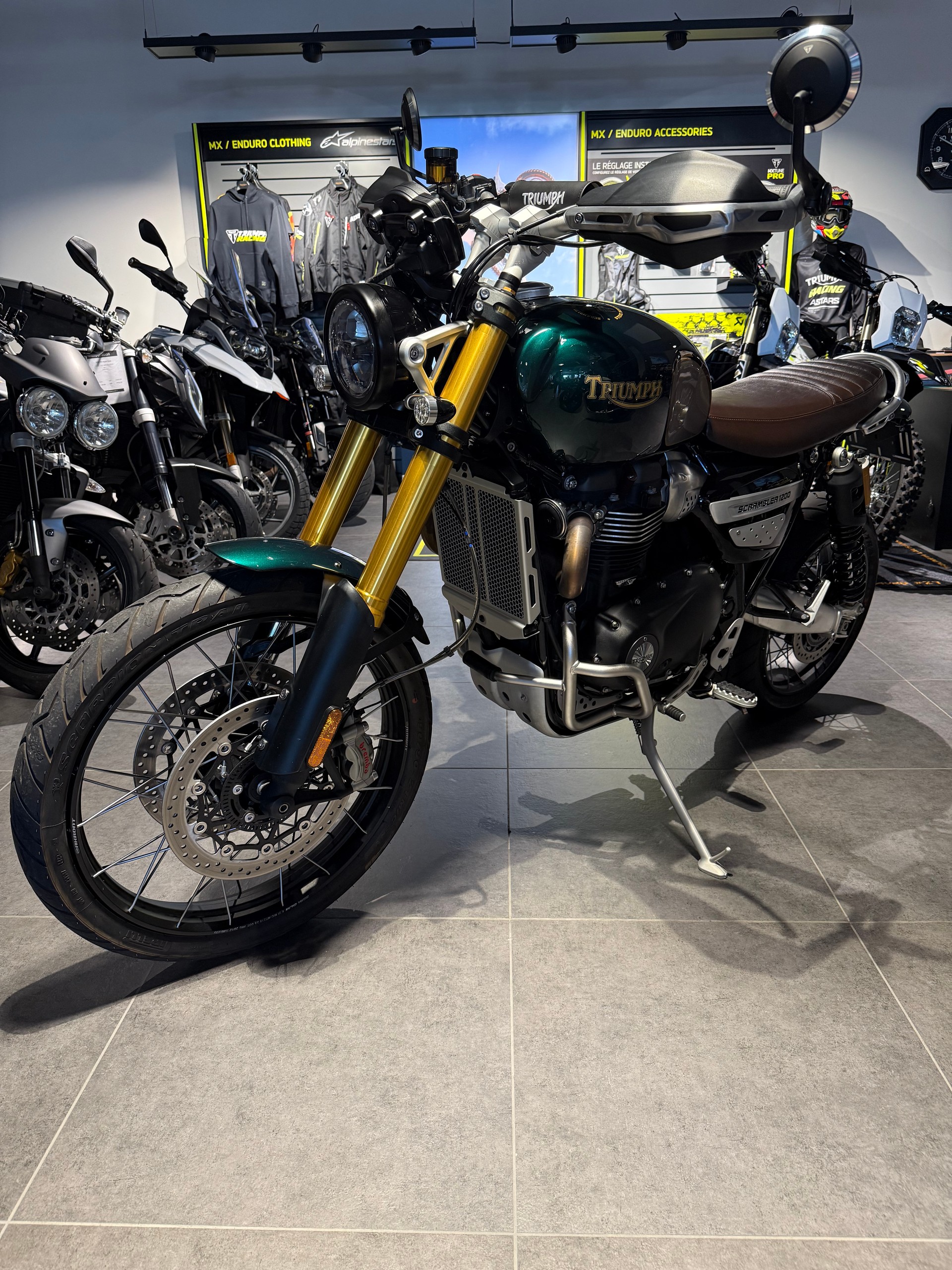 TRIUMPH Scrambler 1200 Steve McQuenn Edition-showroom-element-2