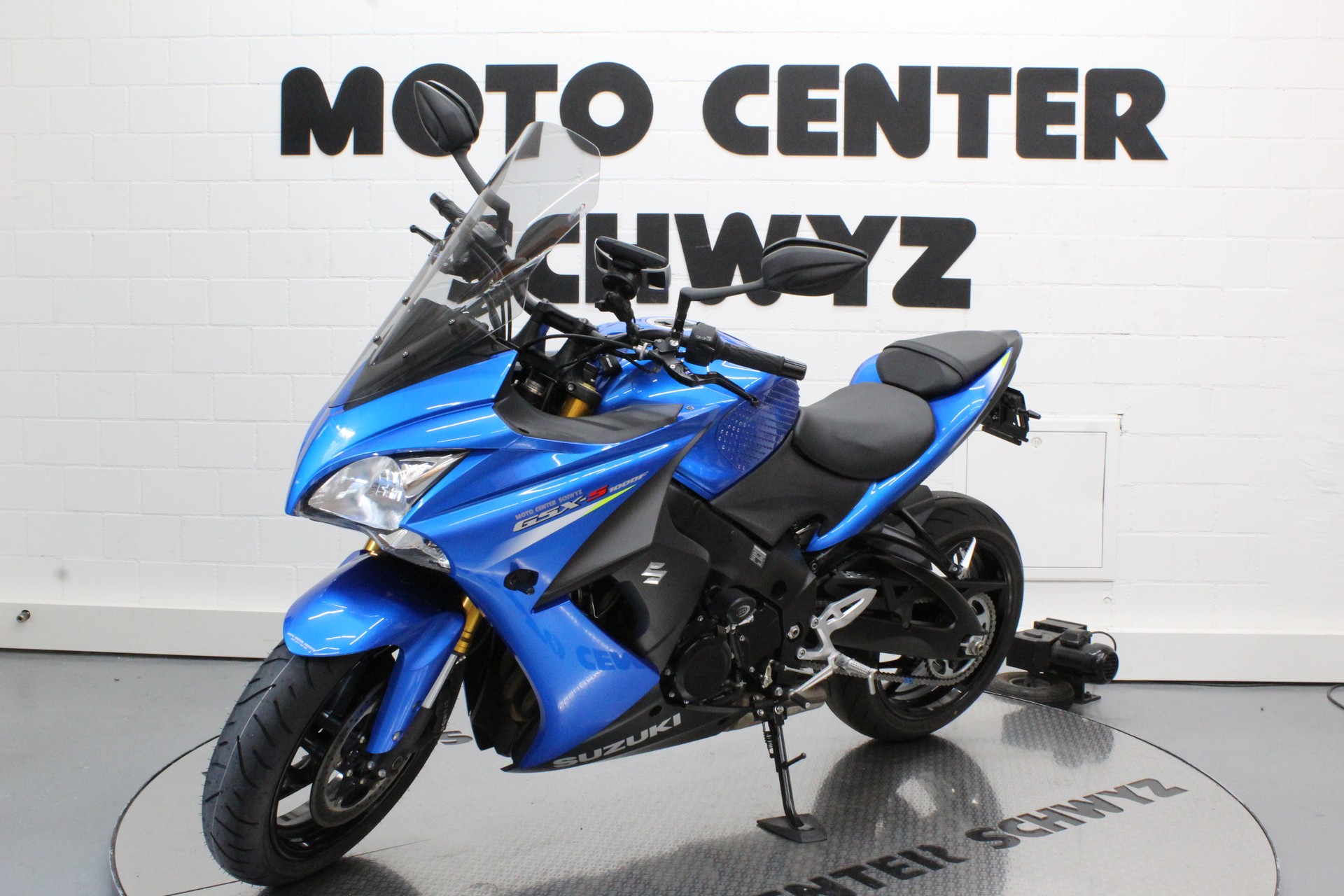 SUZUKI GSX-S 1000F ABS-showroom-element-3