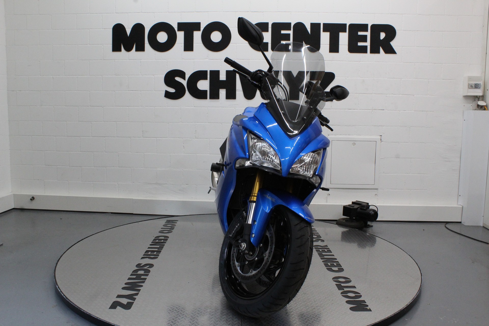SUZUKI GSX-S 1000F ABS-showroom-element-2