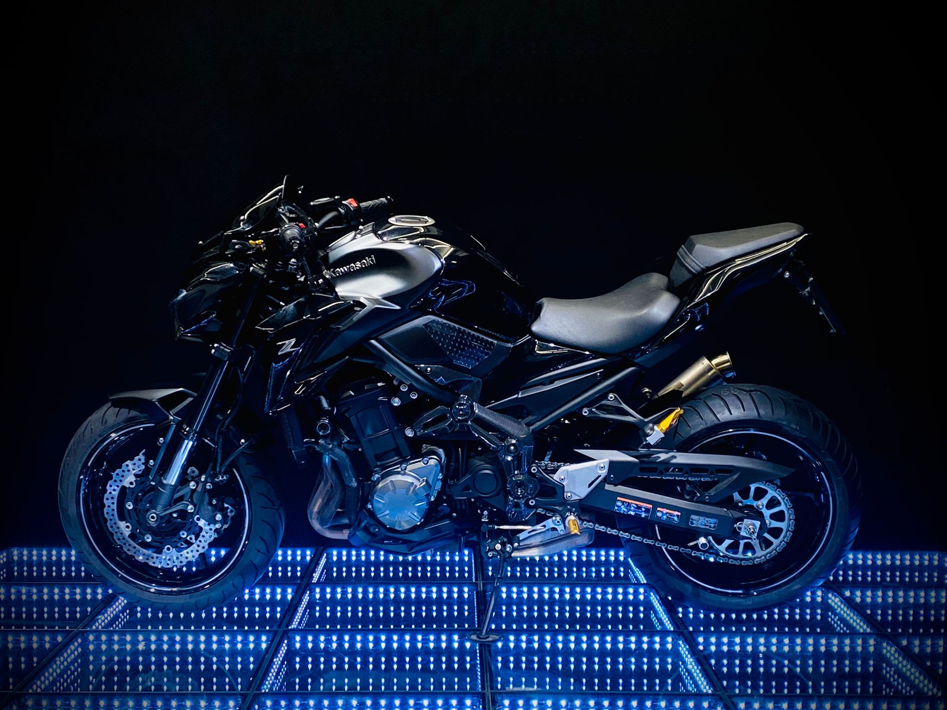 KAWASAKI Z900 (35kW)-showroom-element-3