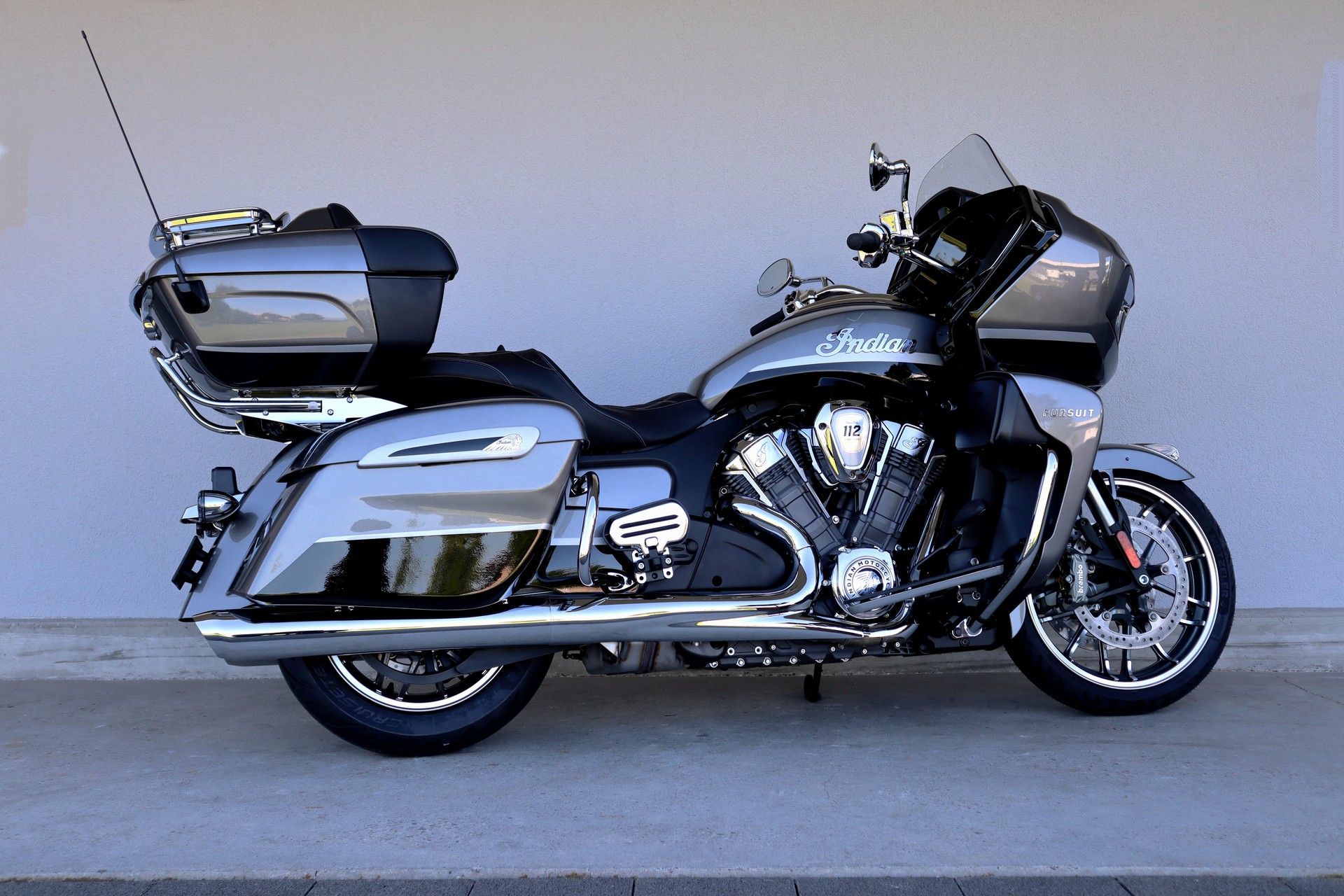 INDIAN Limited 112 + RA-showroom-element-2