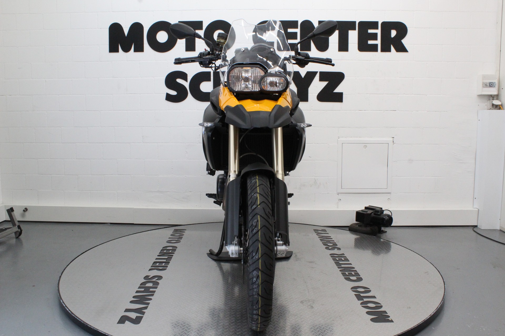 BMW F 800 GS-showroom-element-2