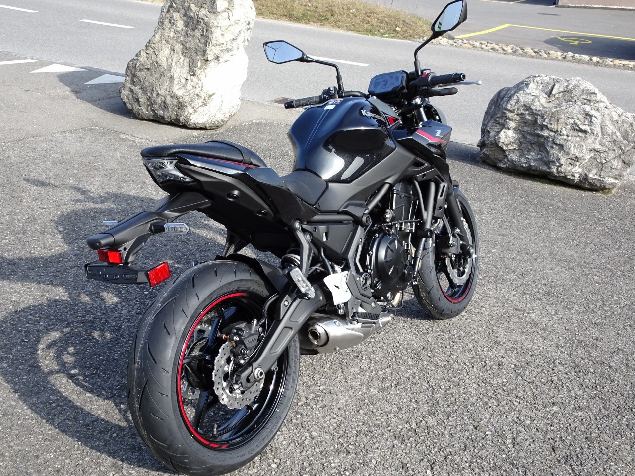 KAWASAKI Z 650 (35kW)-showroom-element-3