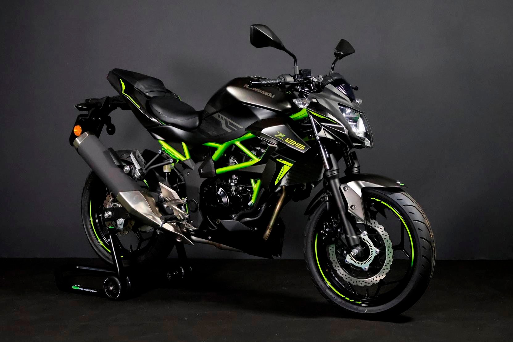 KAWASAKI Z 125-showroom-element-1