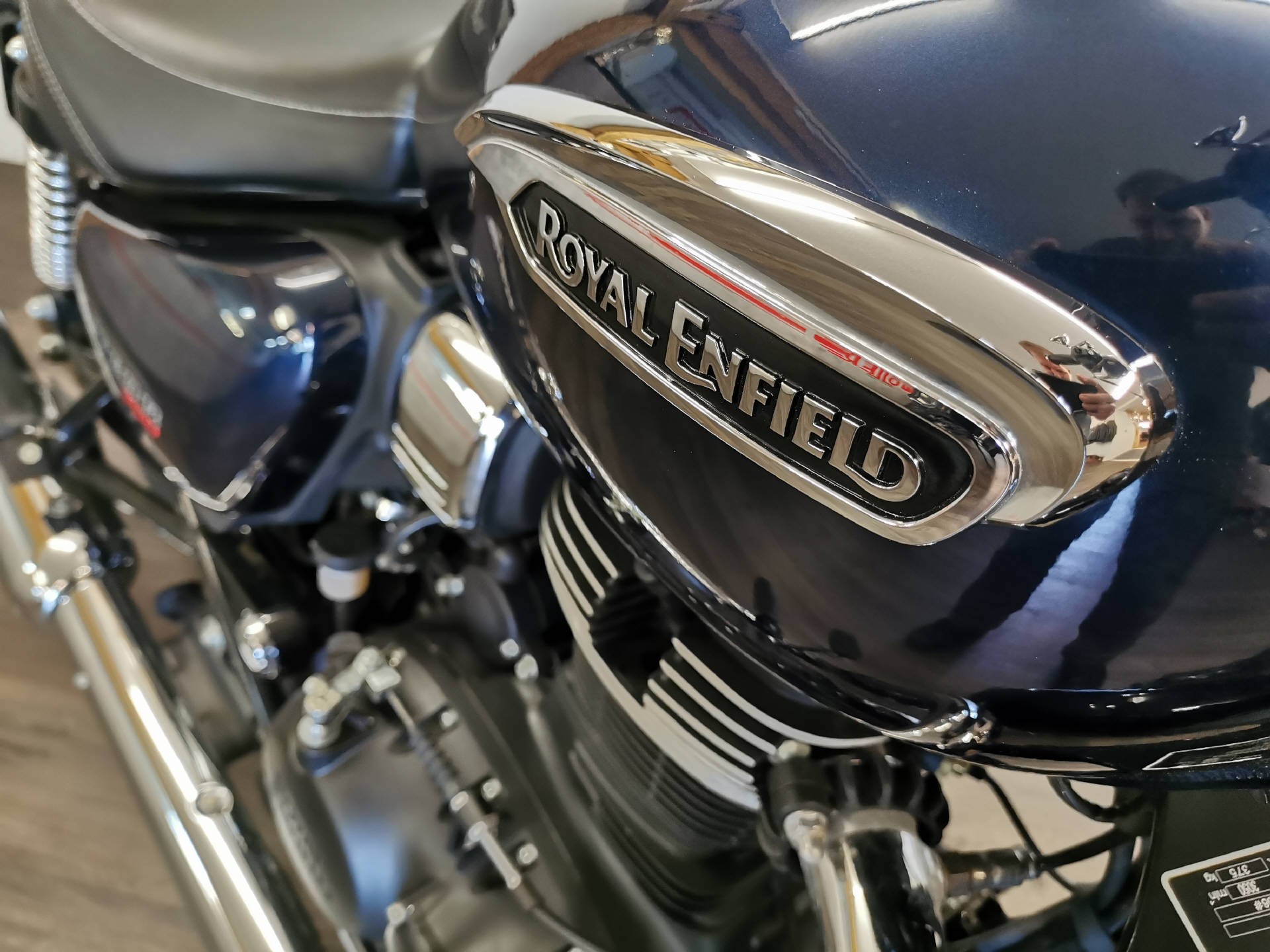 ROYAL ENFIELD METEOR STELLAR blue-showroom-element-1
