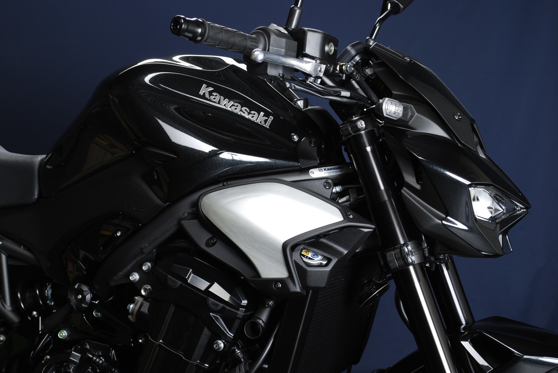 KAWASAKI Z 900 (70kW) MY25 - 35 kW möglich-showroom-element-2
