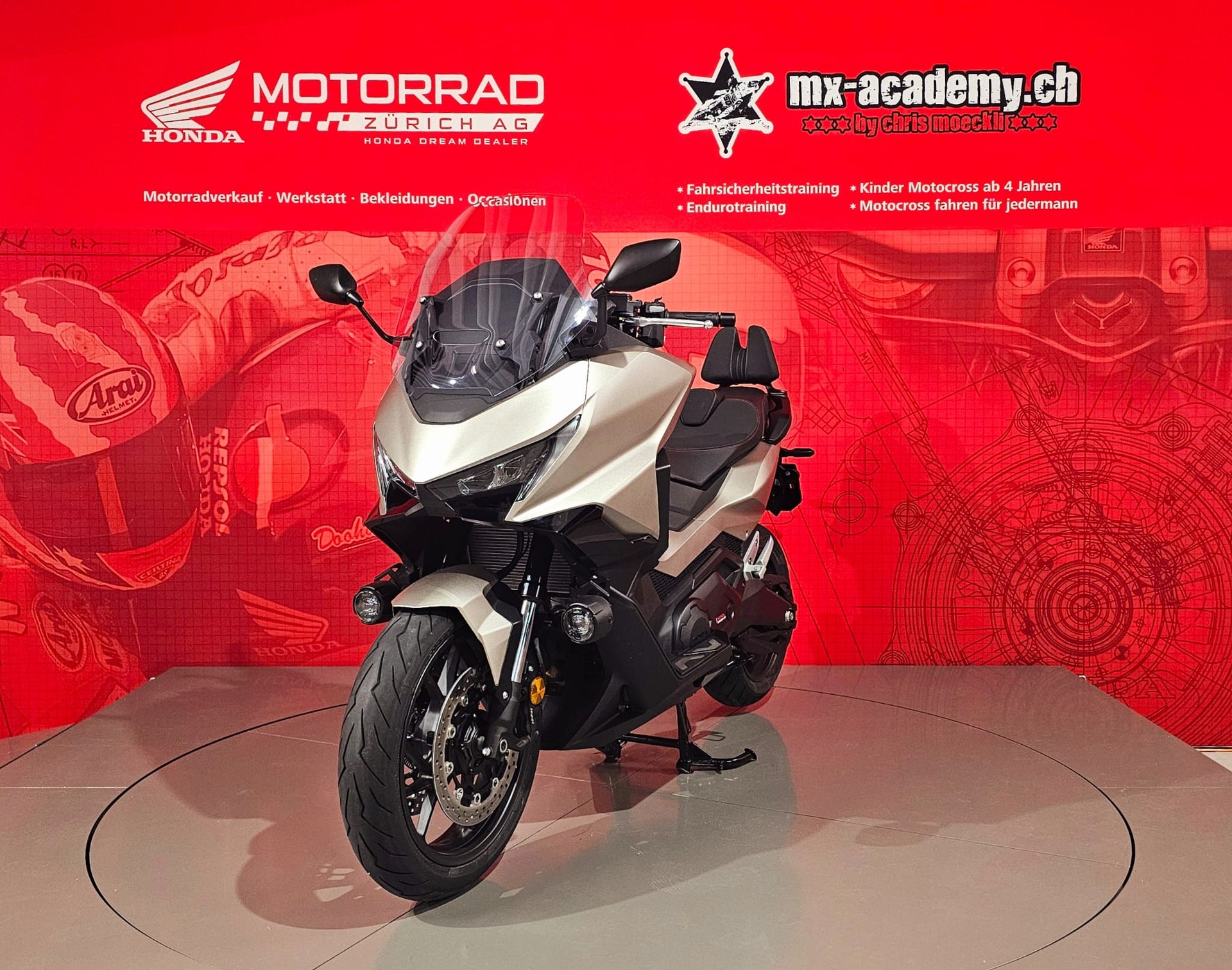 HONDA NSS 750-showroom-element-2