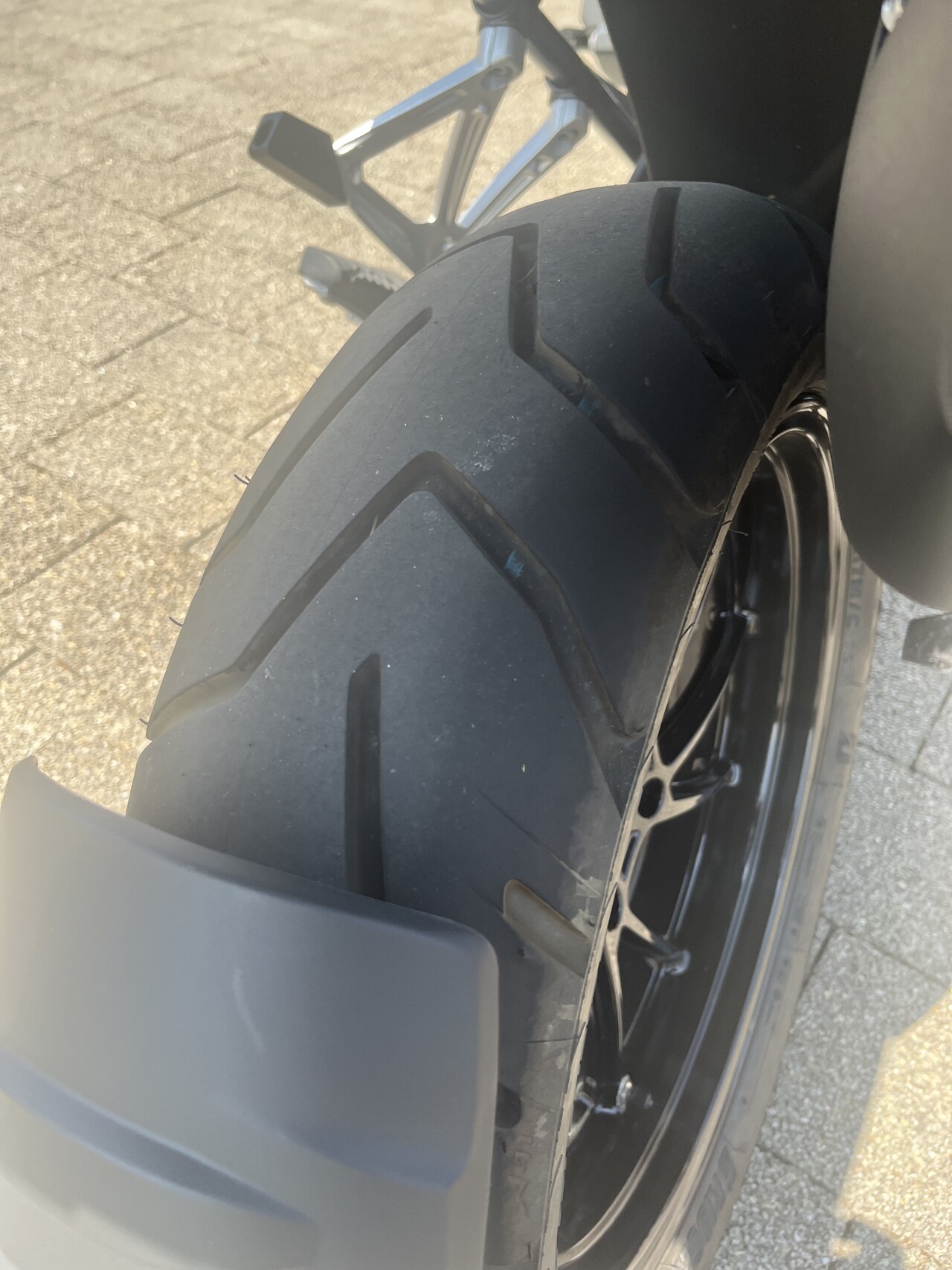 BMW R 1250 GS Triple Black-image-4