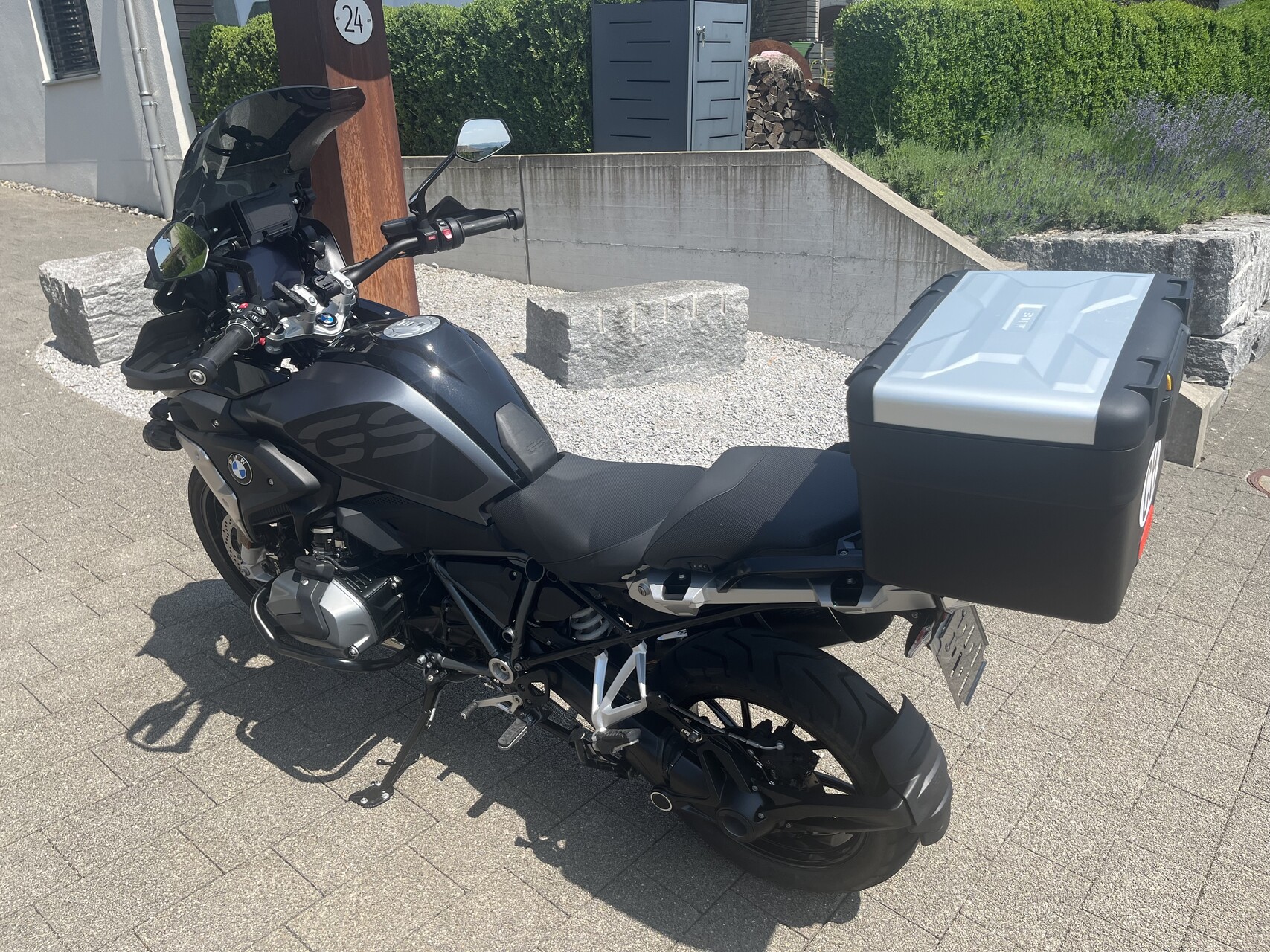 BMW R 1250 GS Triple Black-image-2