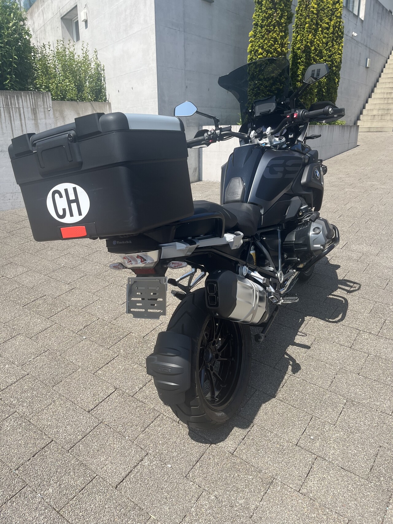 BMW R 1250 GS Triple Black-image-3
