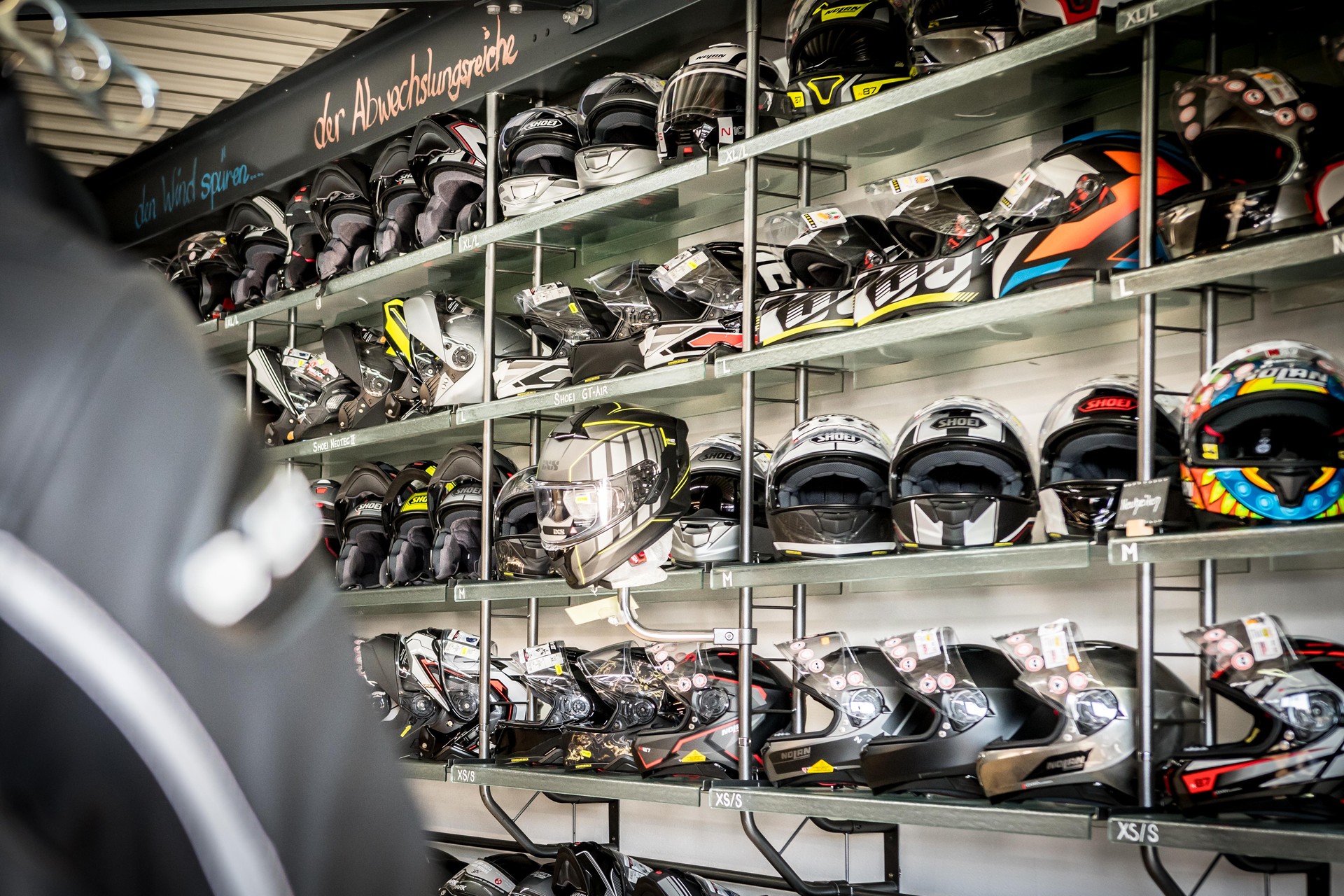 SUZUKI GSX 1300 RR Hayabusa-showroom-element-1