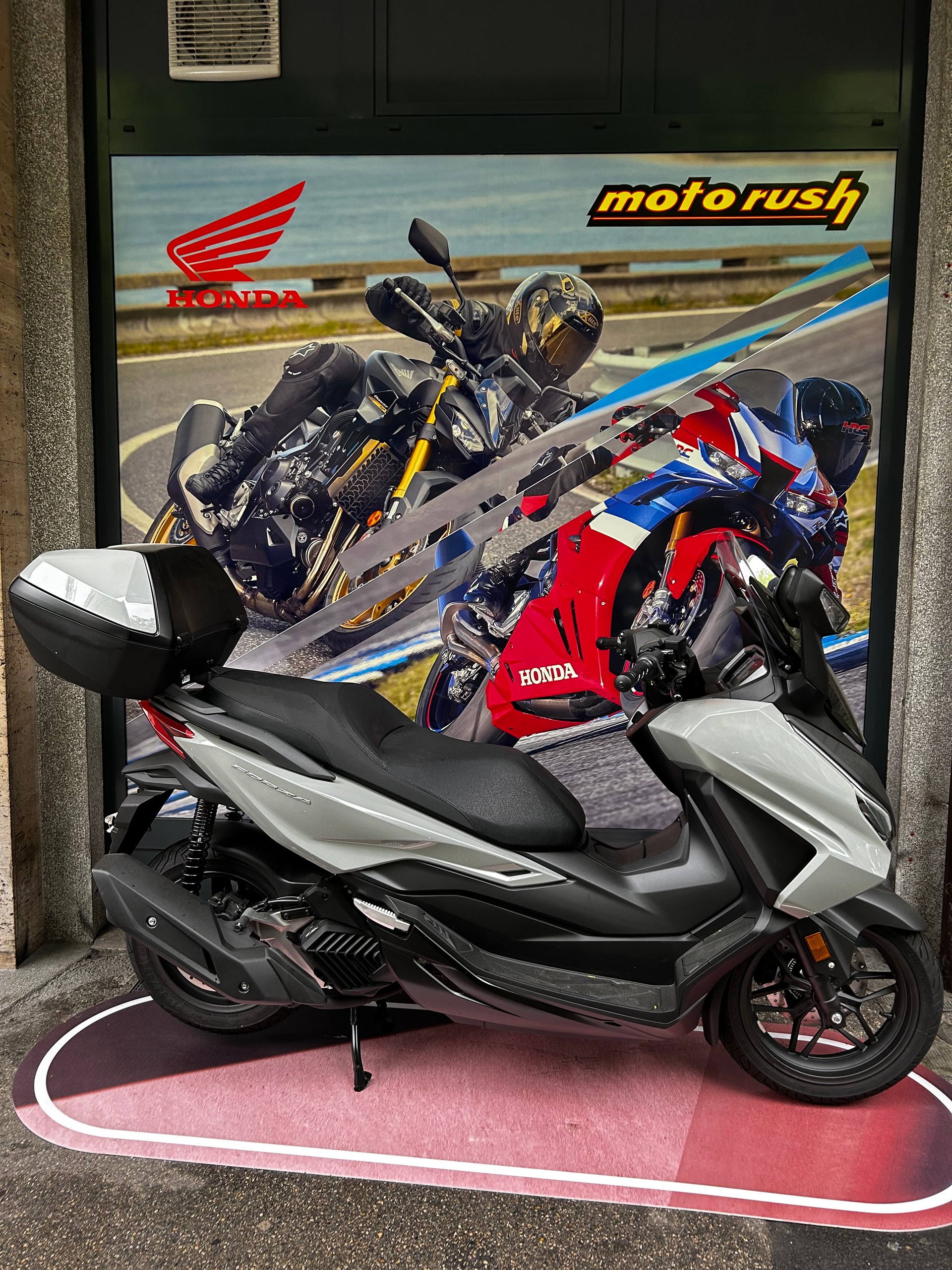 HONDA FORZA 125