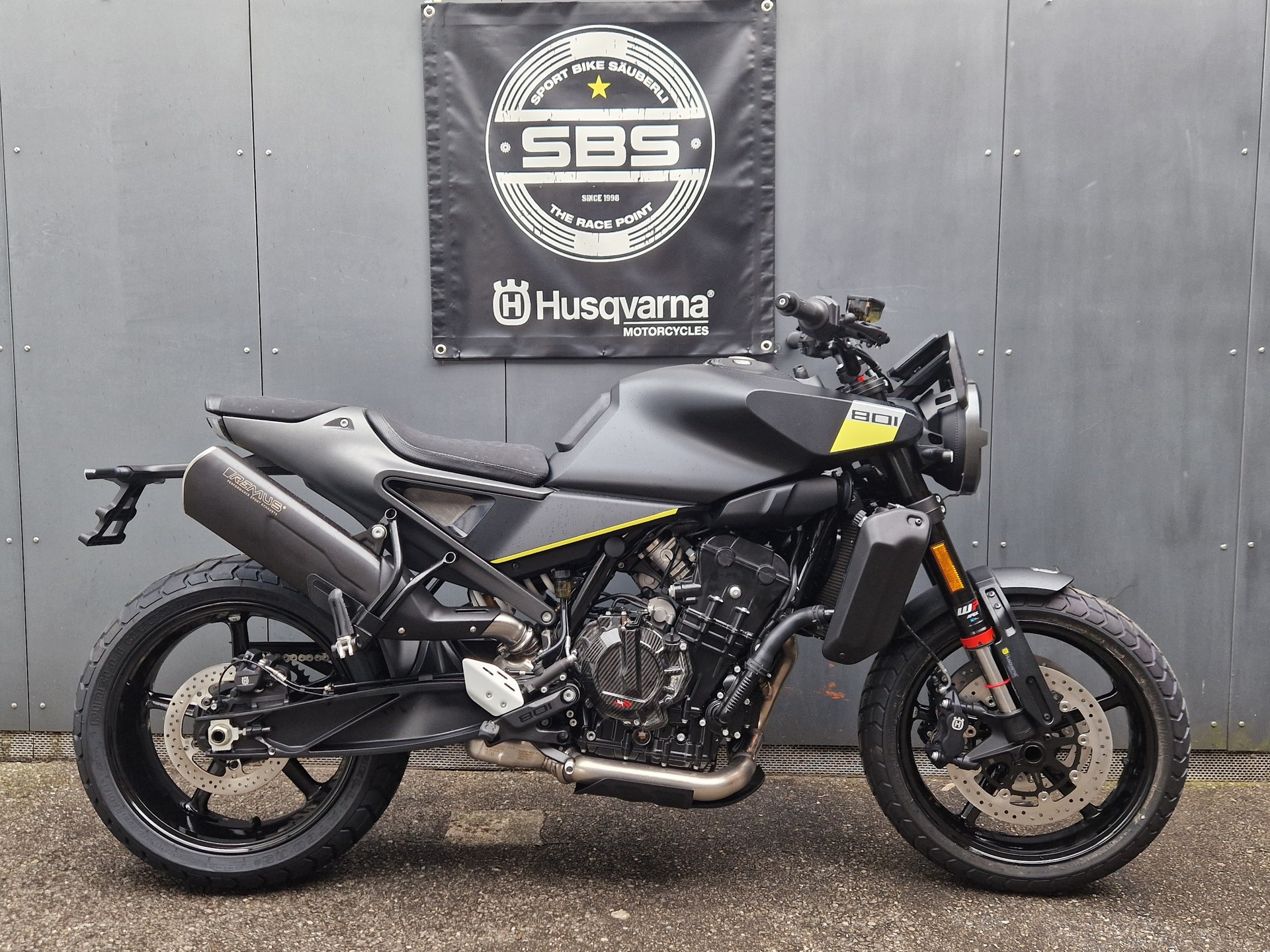 HUSQVARNA Svartpilen 801
