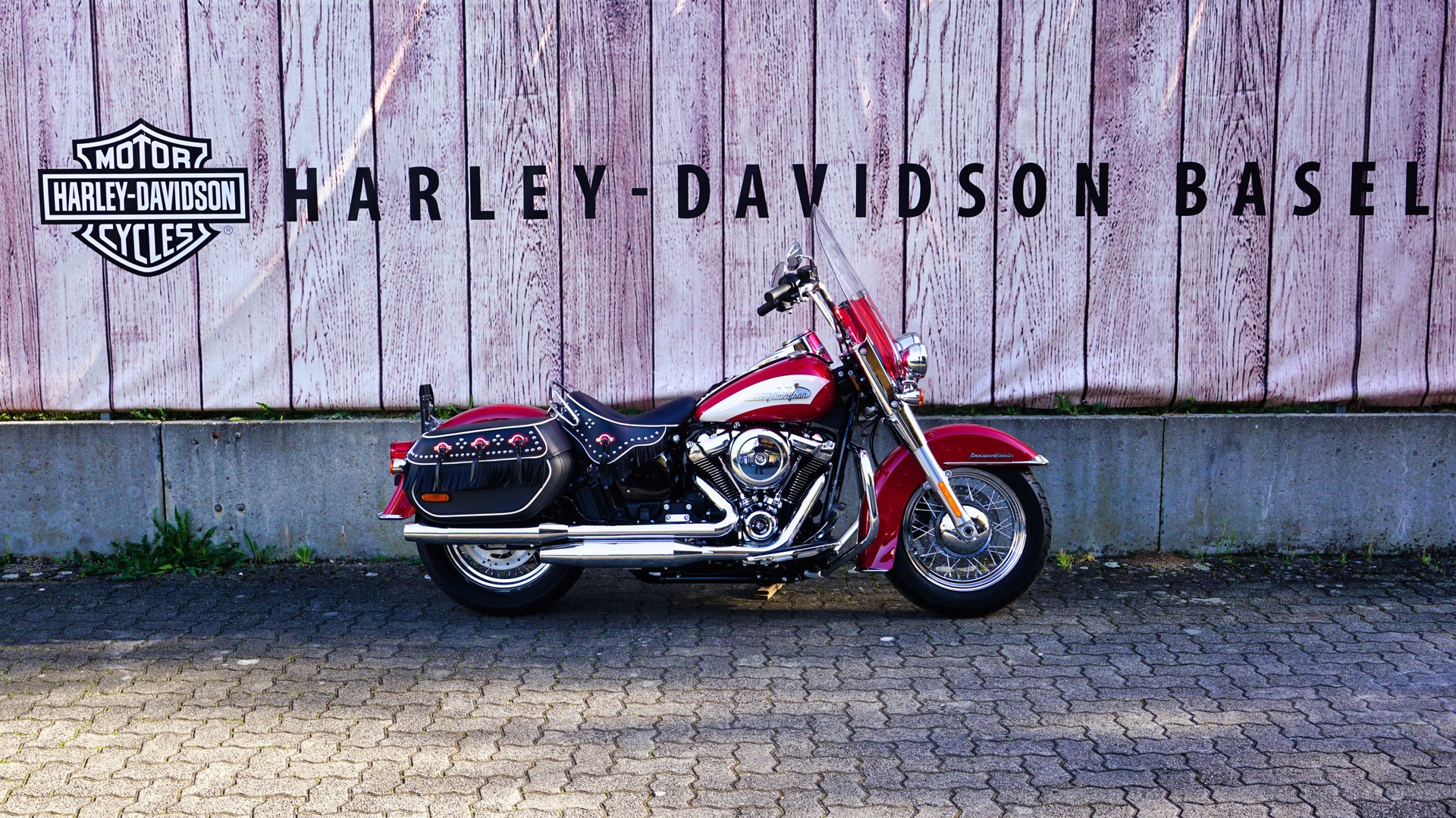 HARLEY-DAVIDSON FLI