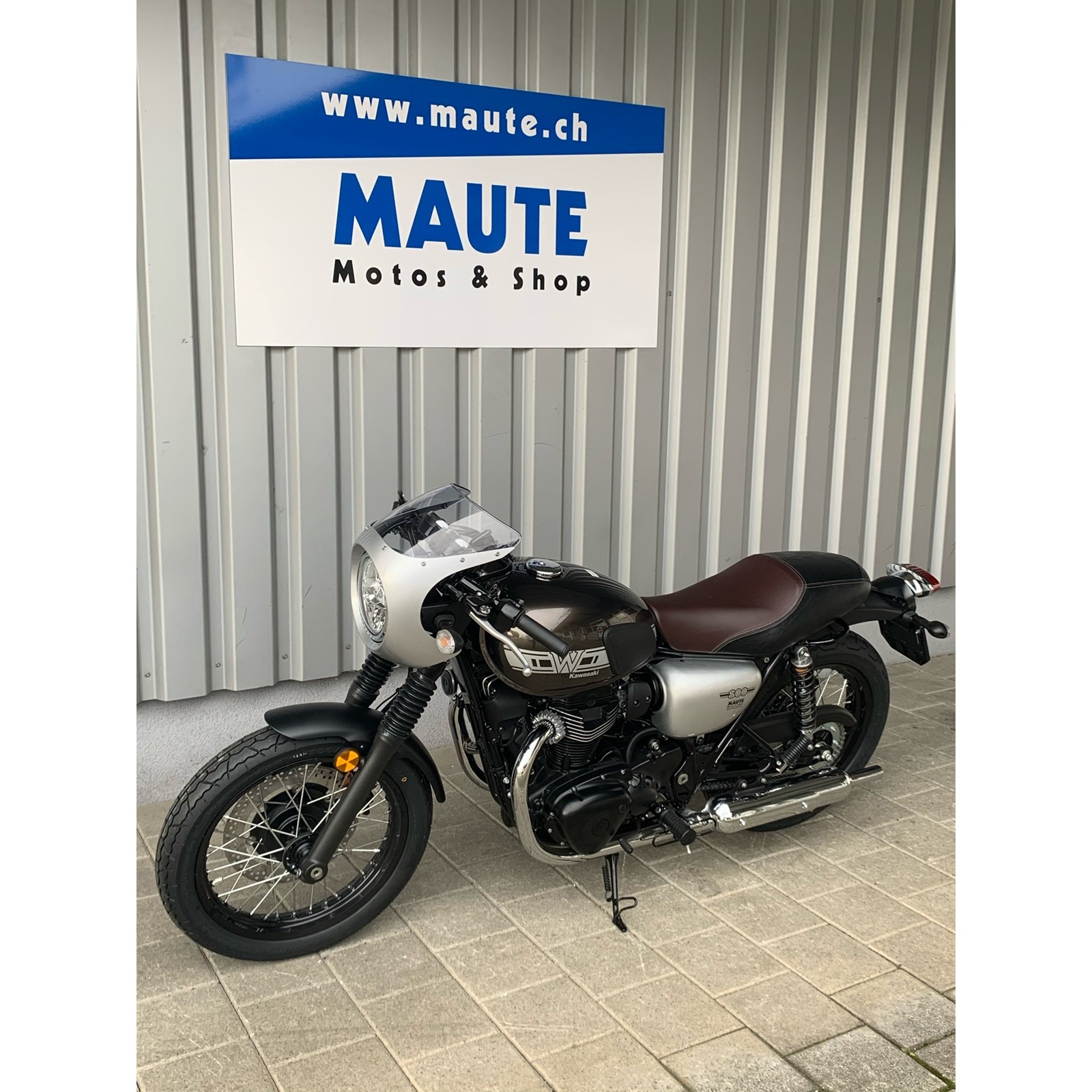 KAWASAKI W 800 Café-showroom-element-3