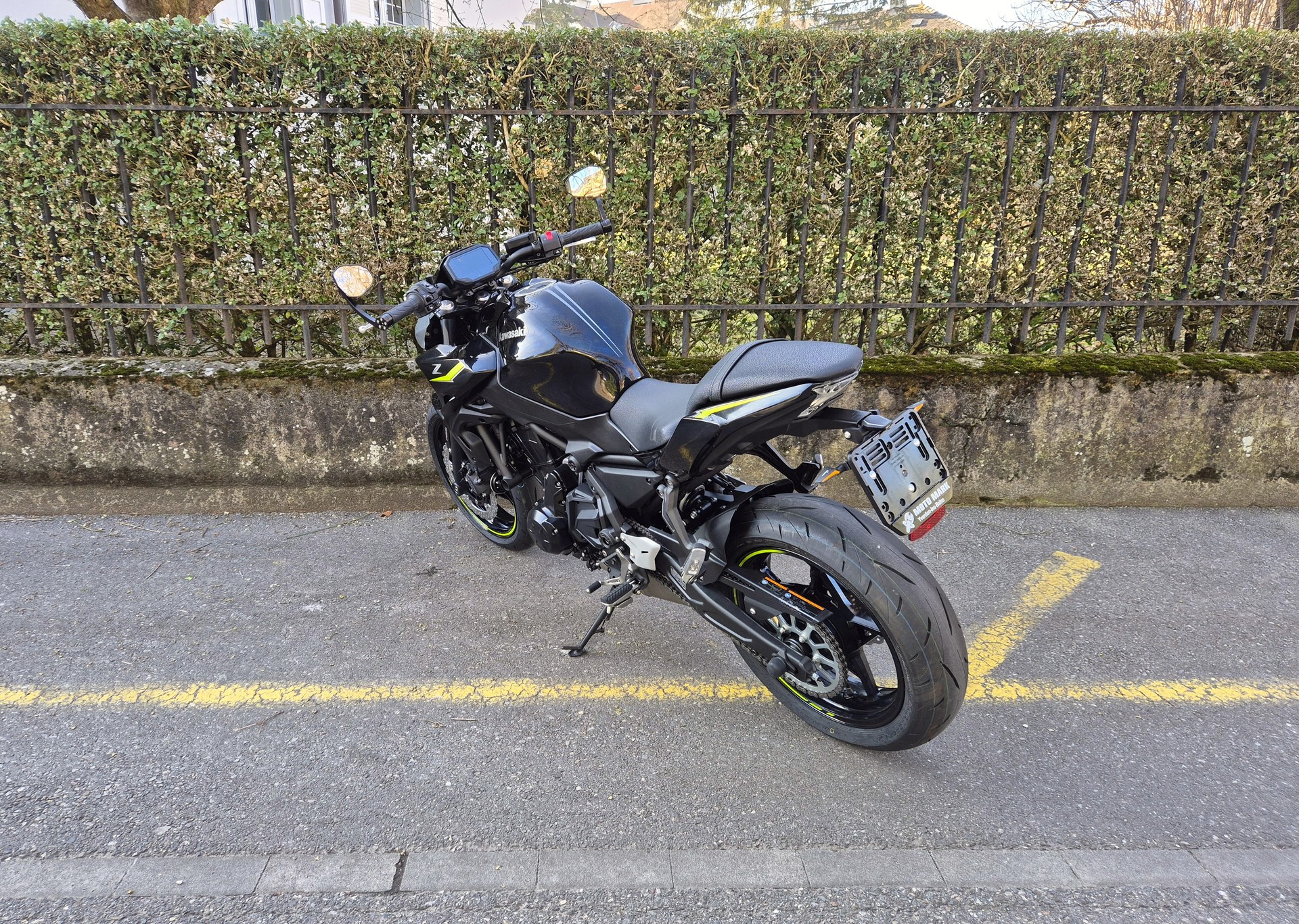 KAWASAKI Z 650 (35kW)-showroom-element-2