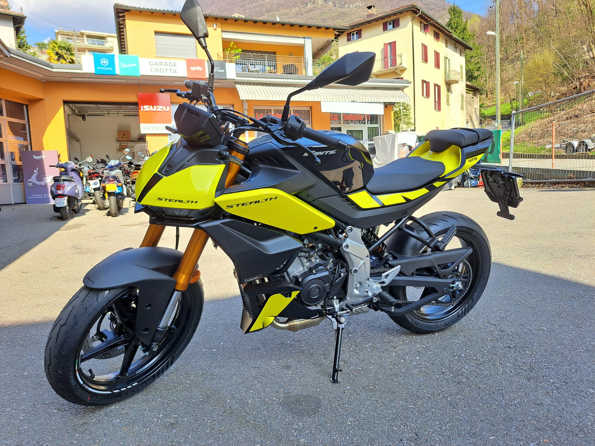 FANTIC STEALTH 125