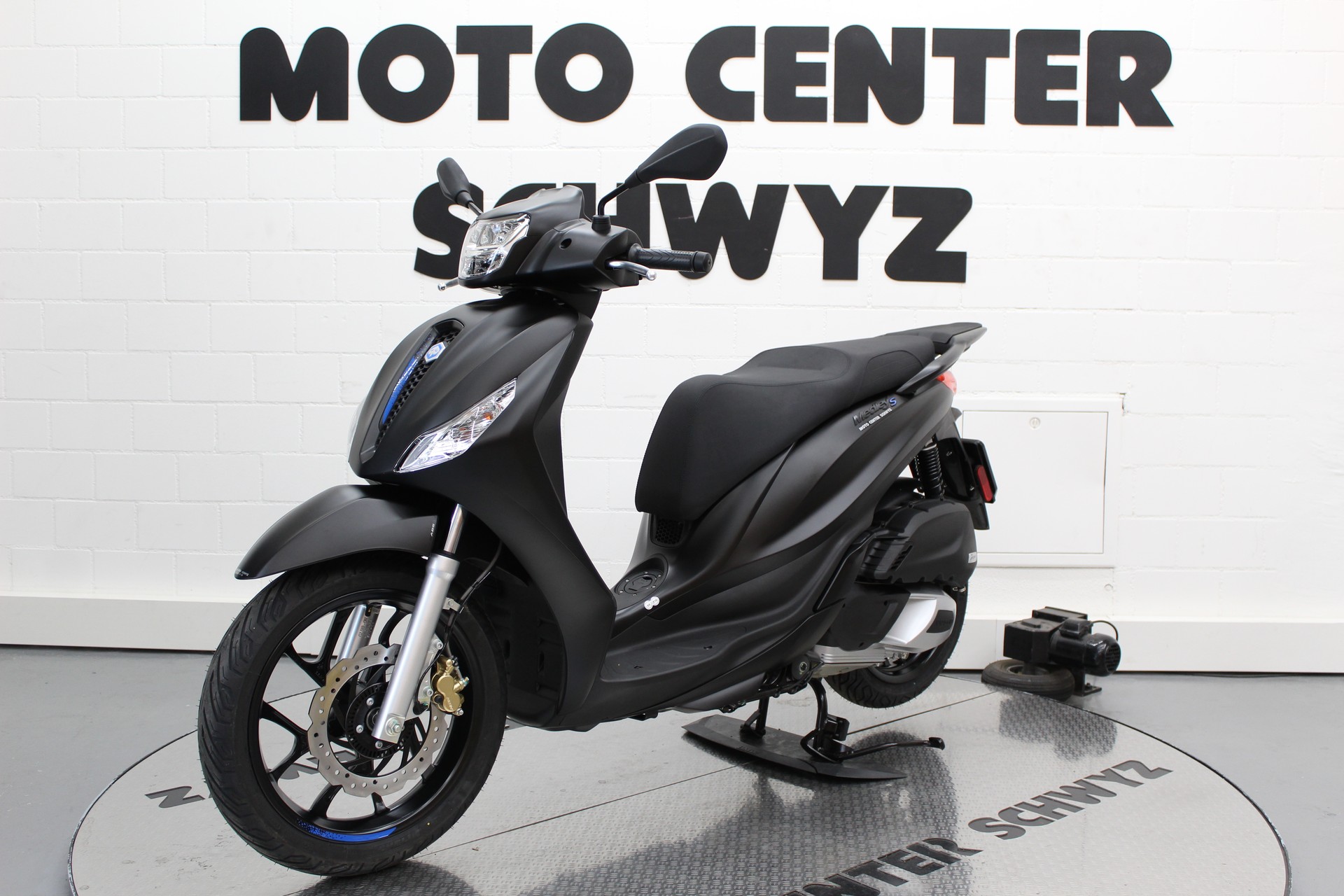 PIAGGIO Medley 125 Sport-showroom-element-3