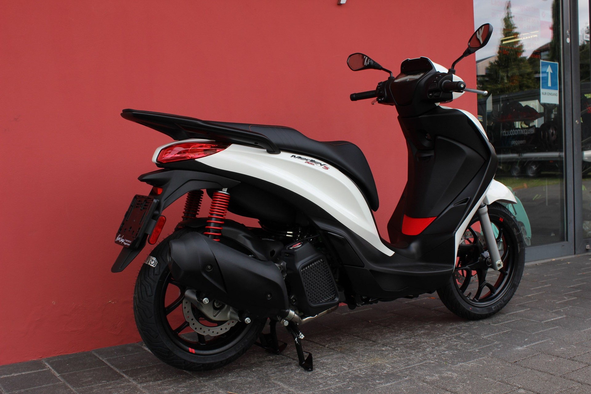 PIAGGIO Medley 125 Sport-showroom-element-1