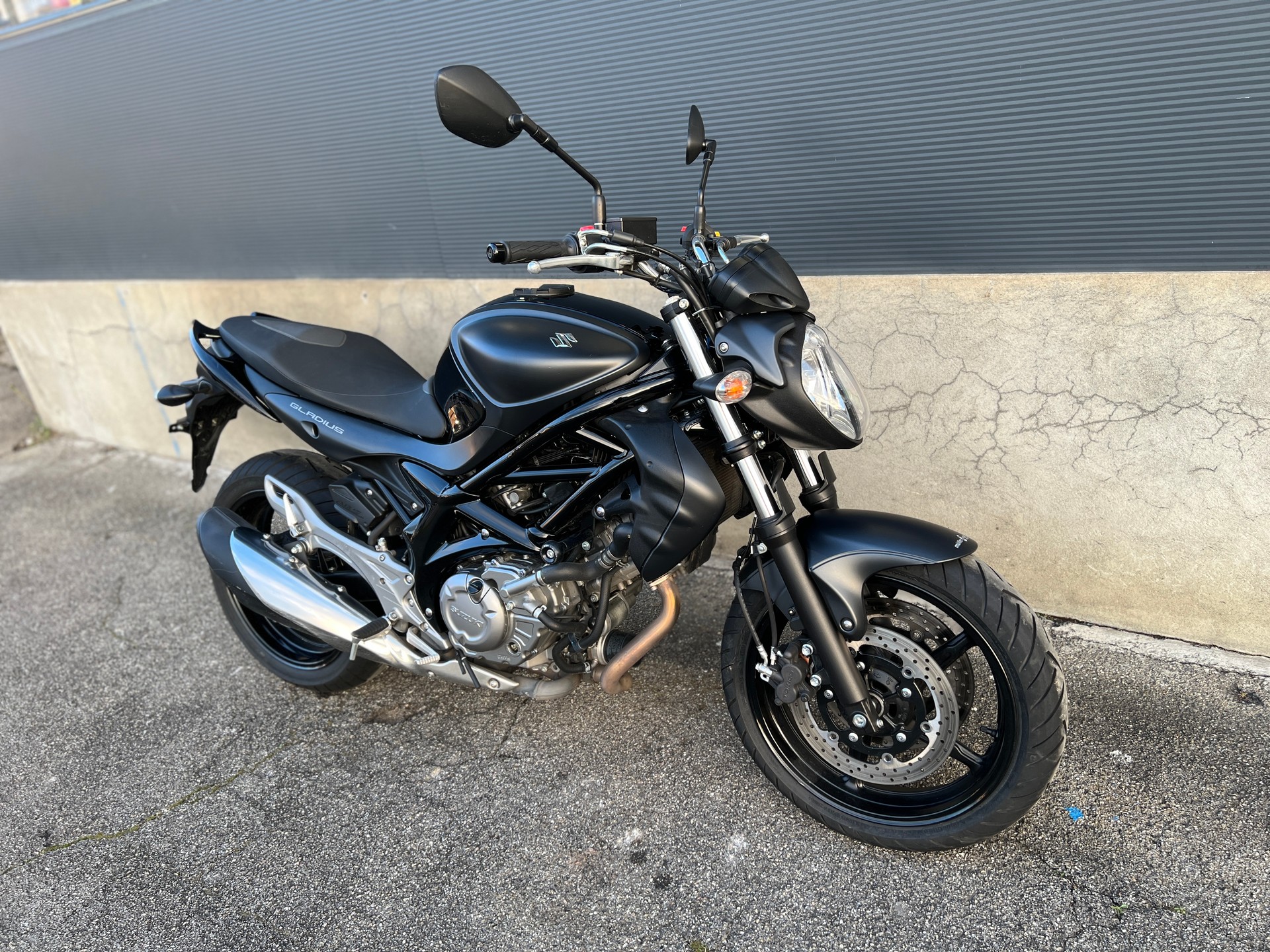 SUZUKI SFV 650 Gladius ABS-image-1