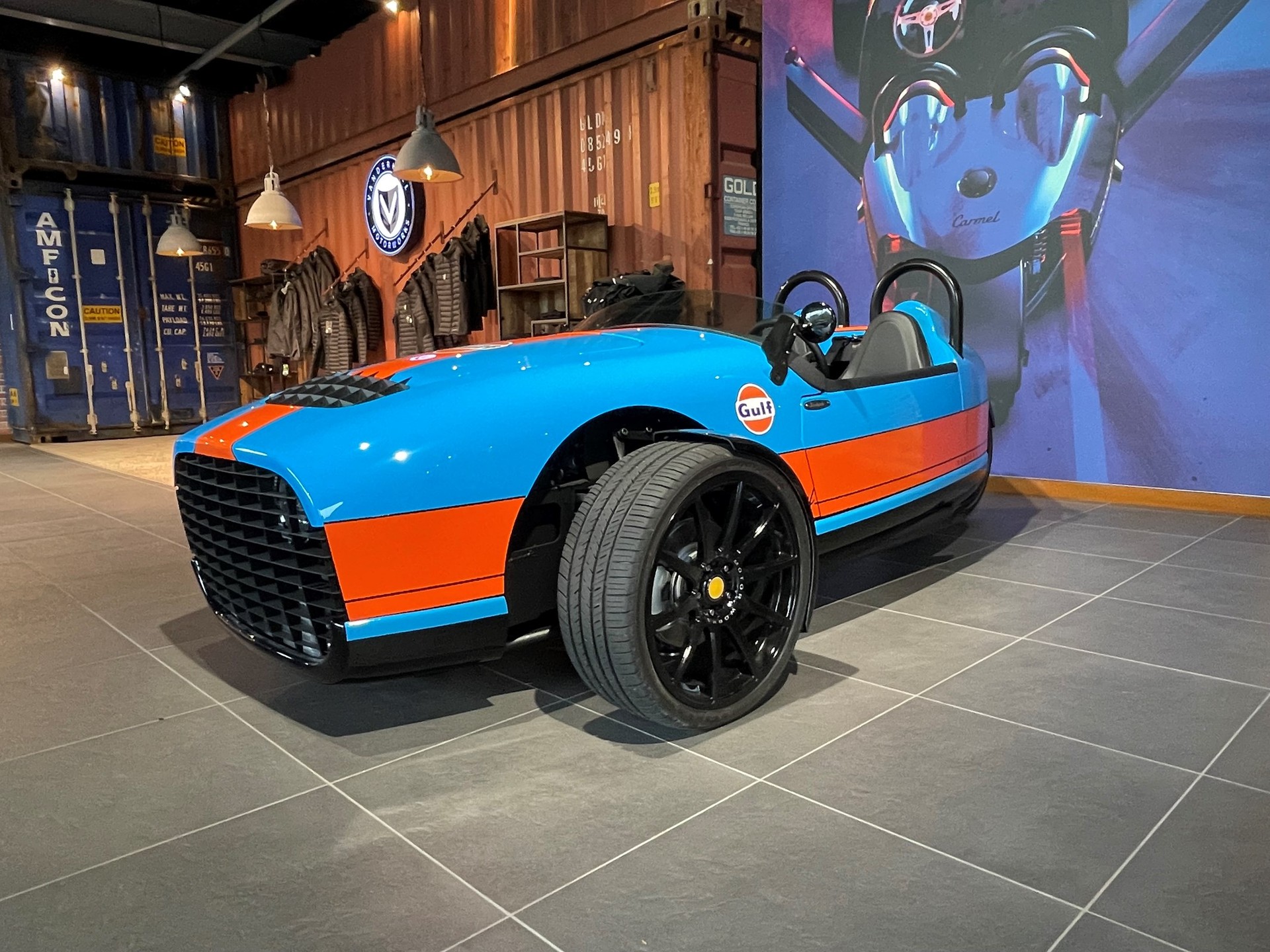 VANDERHALL Carmel Black Jack-showroom-element-2
