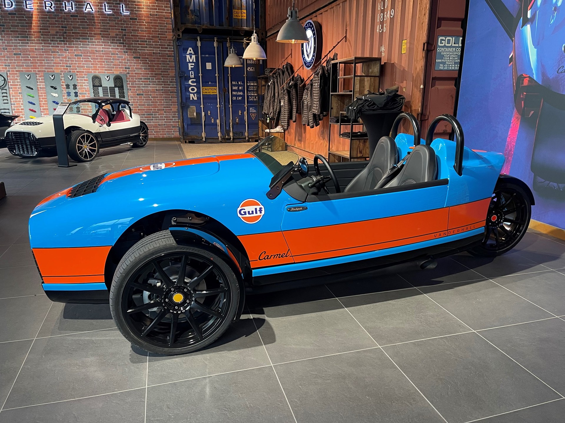 VANDERHALL Carmel Black Jack-showroom-element-3