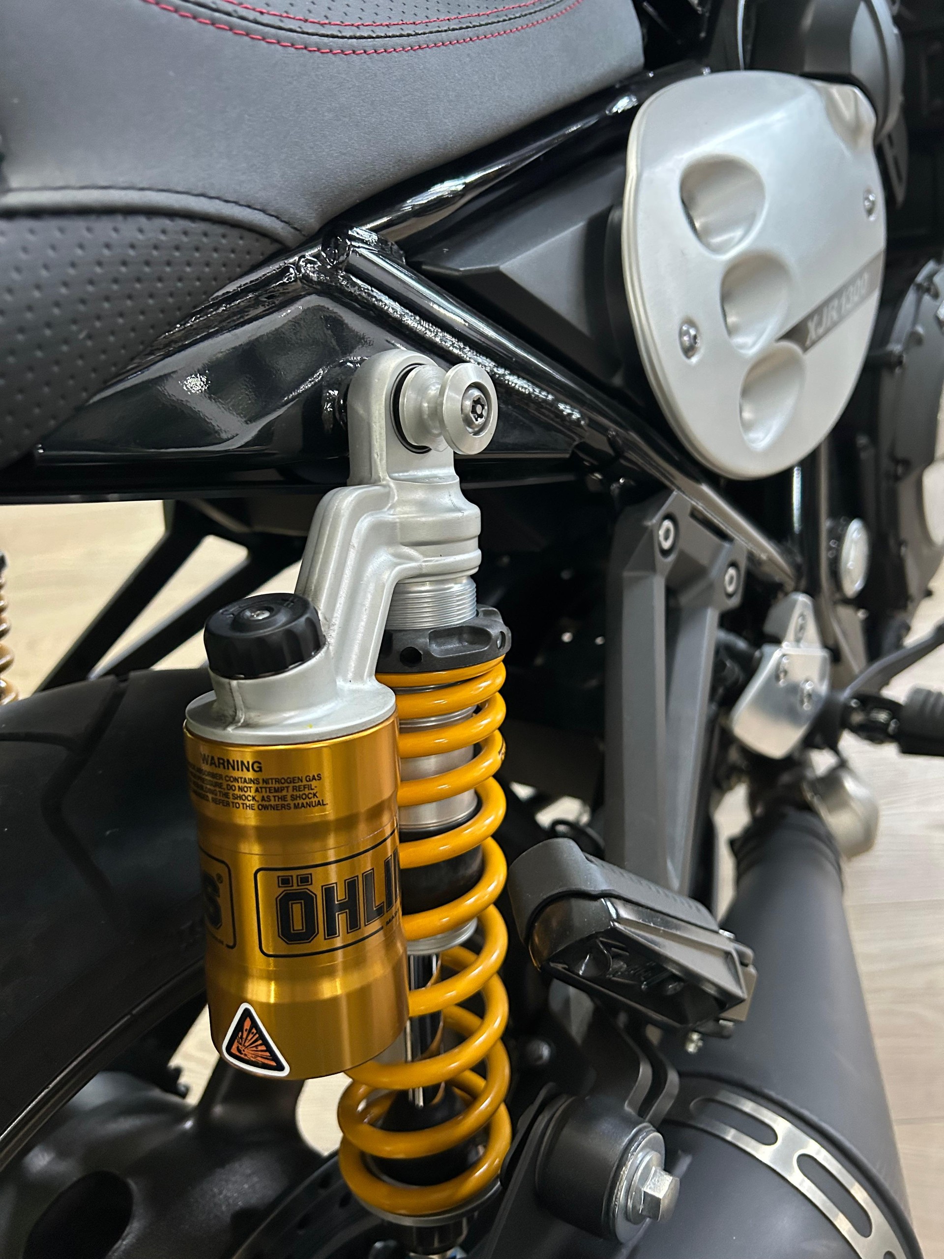 YAMAHA XJR 1300-showroom-element-3