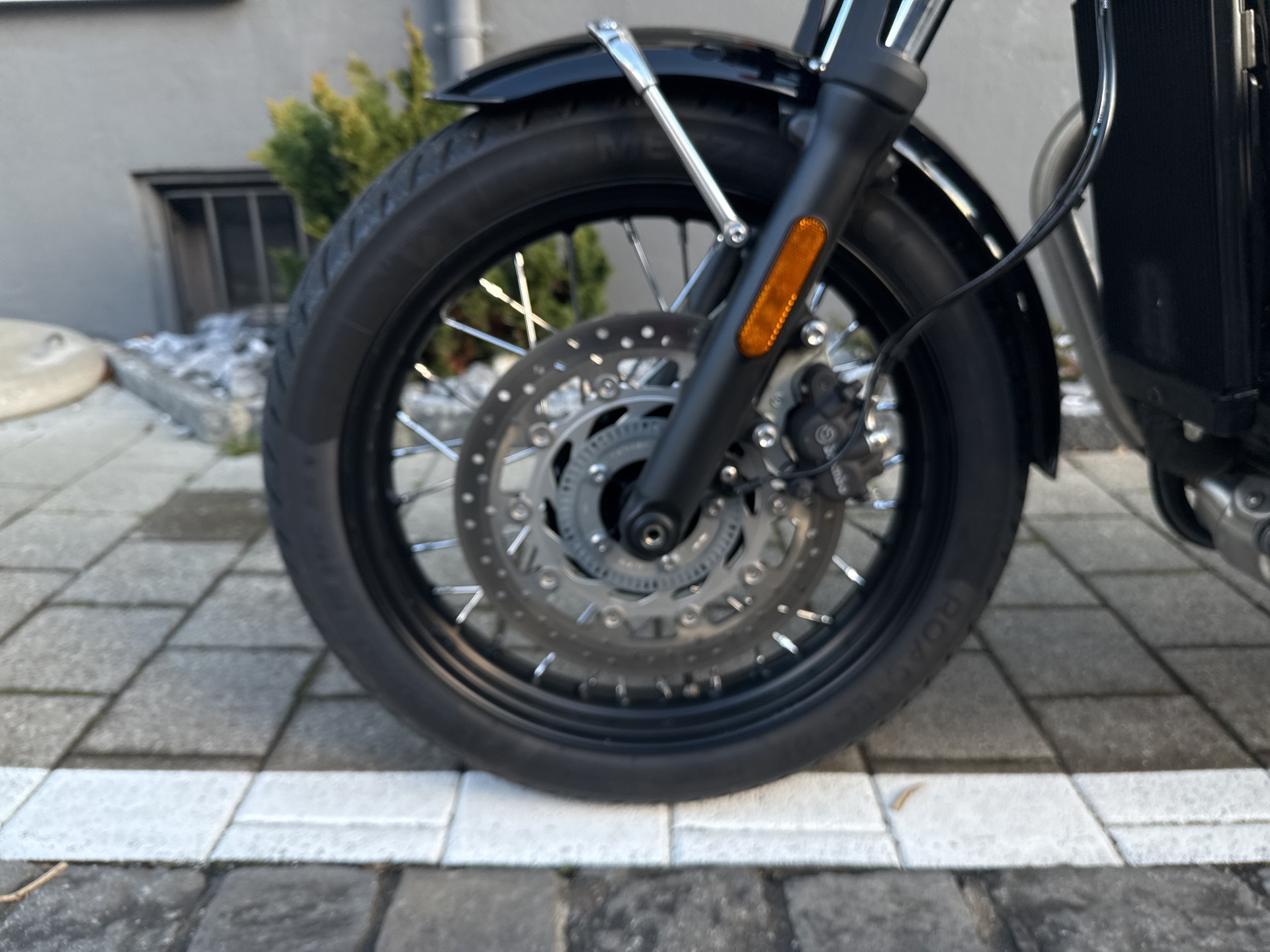 TRIUMPH Bonneville 900 T 100-showroom-element-3