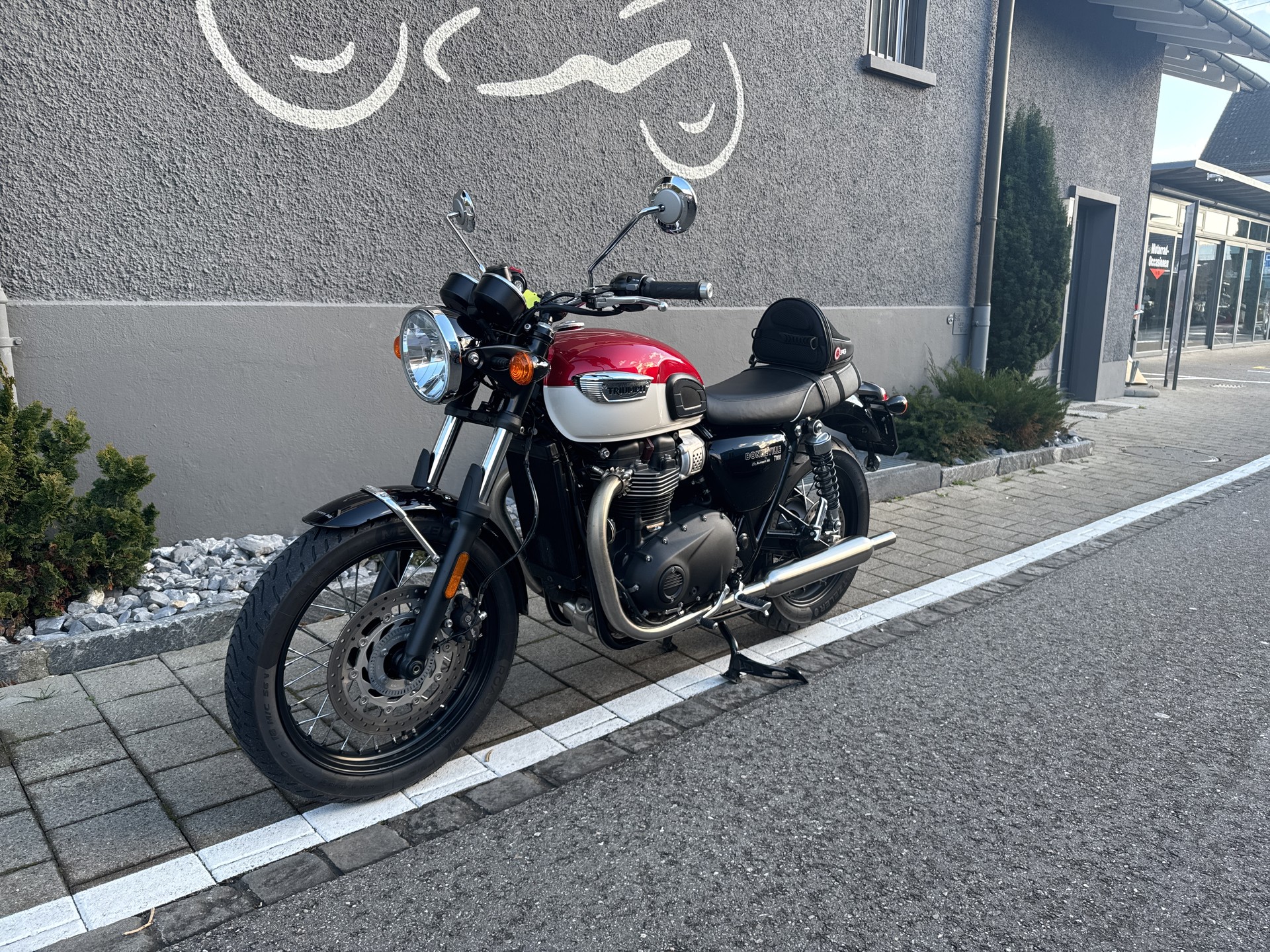 TRIUMPH Bonneville 900 T 100