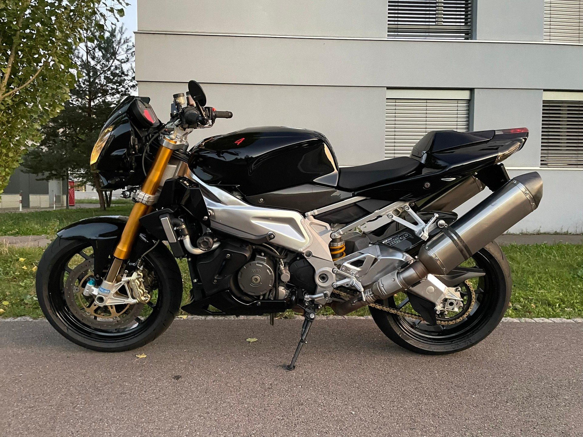 APRILIA Tuono 1000 R-image-5