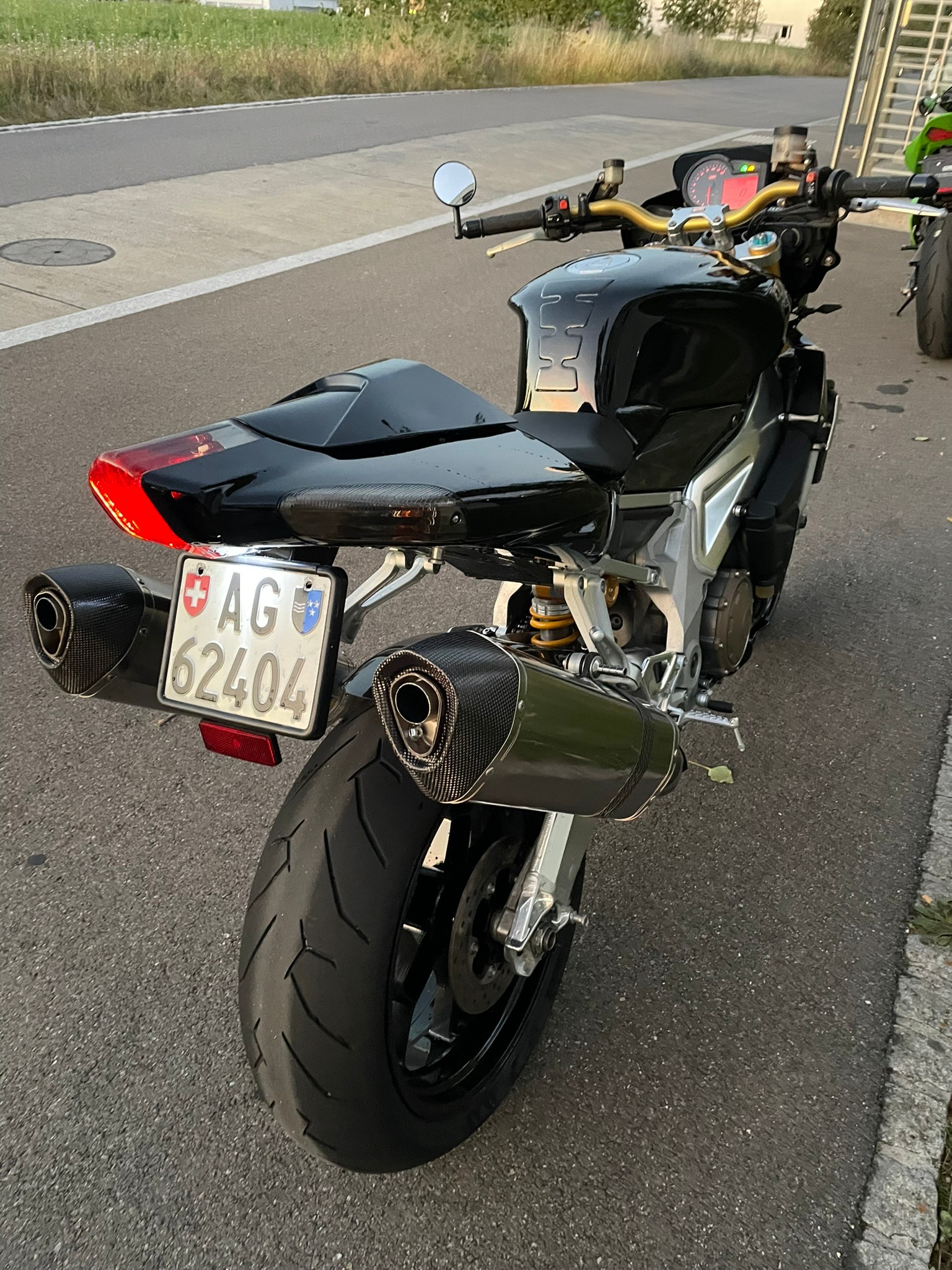 APRILIA Tuono 1000 R-image-2