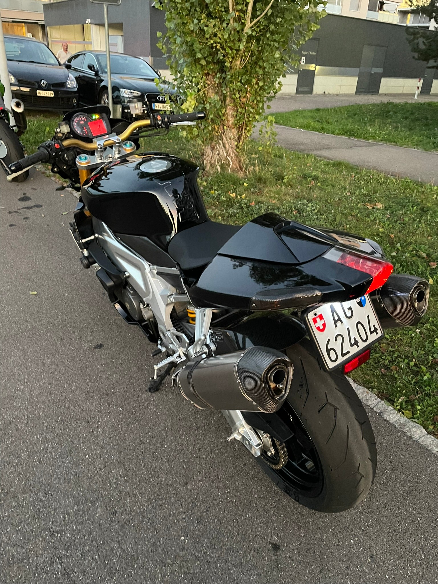 APRILIA Tuono 1000 R-image-4