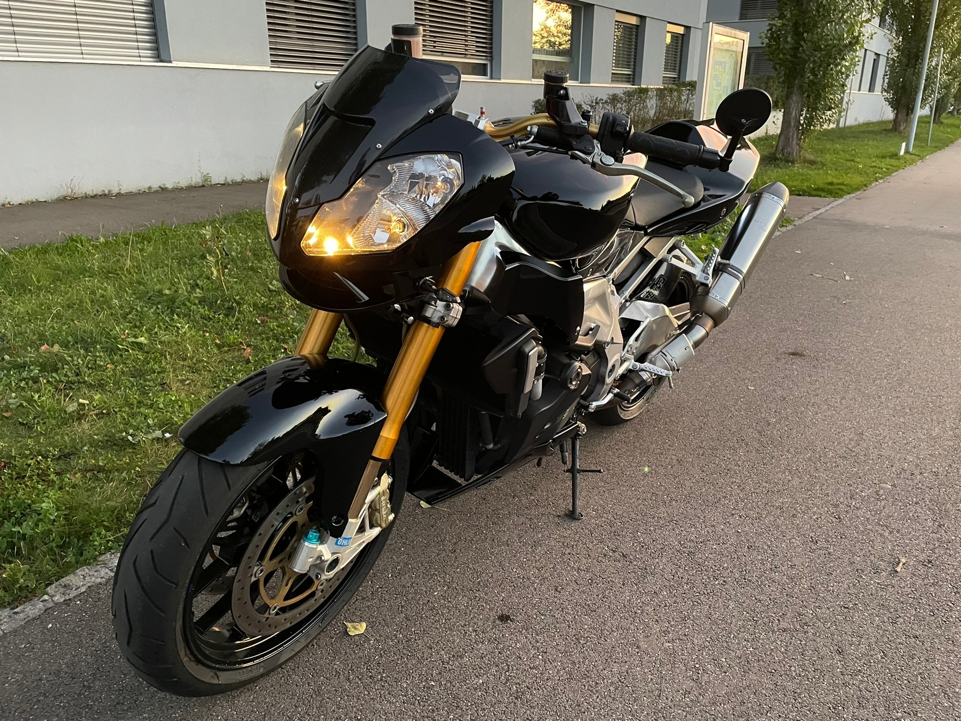 APRILIA Tuono 1000 R-image-6