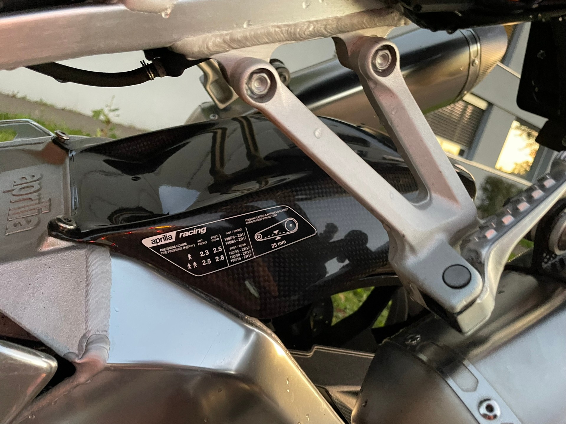 APRILIA Tuono 1000 R-image-10