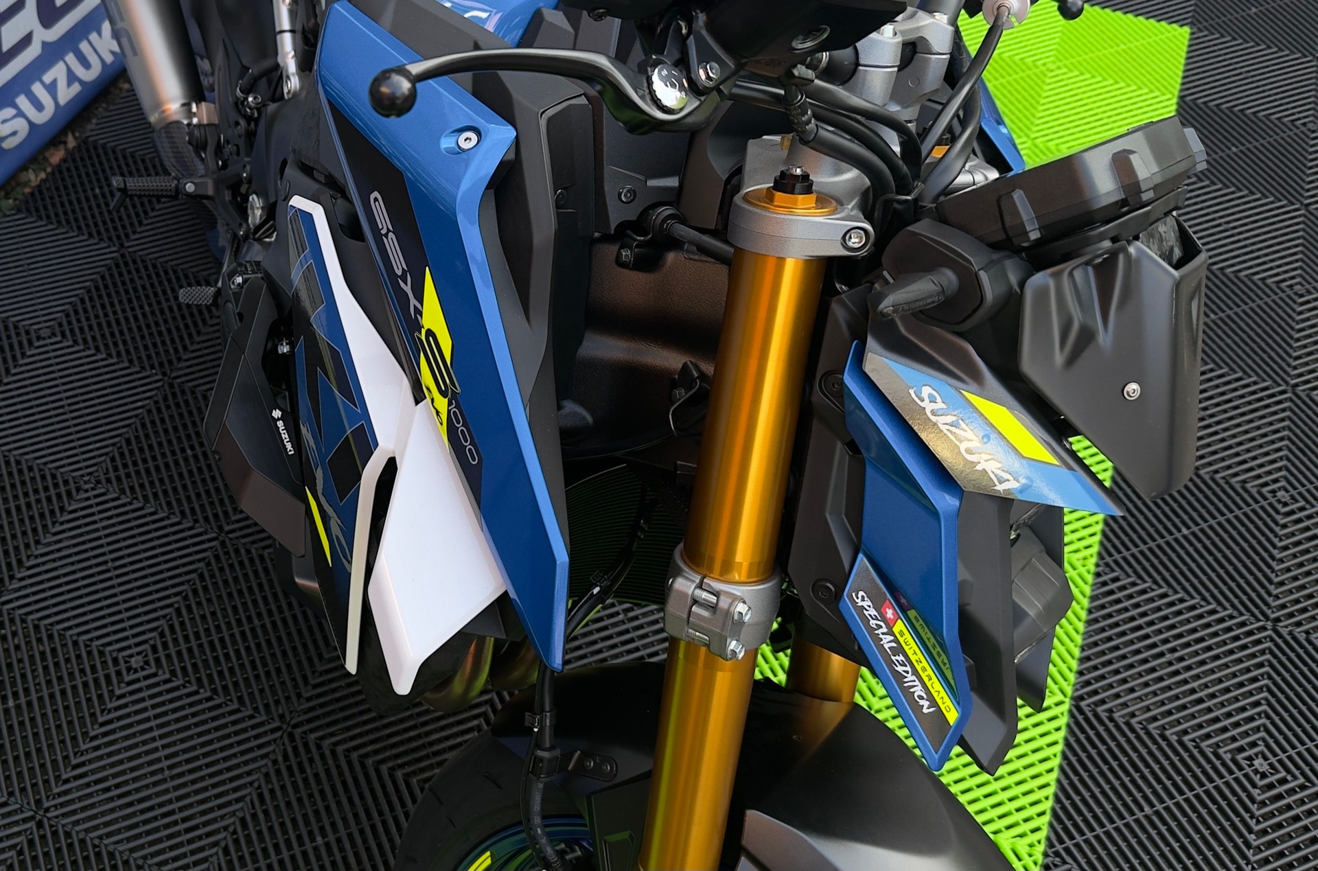 SUZUKI GSX-S 1000 EVO-image-14
