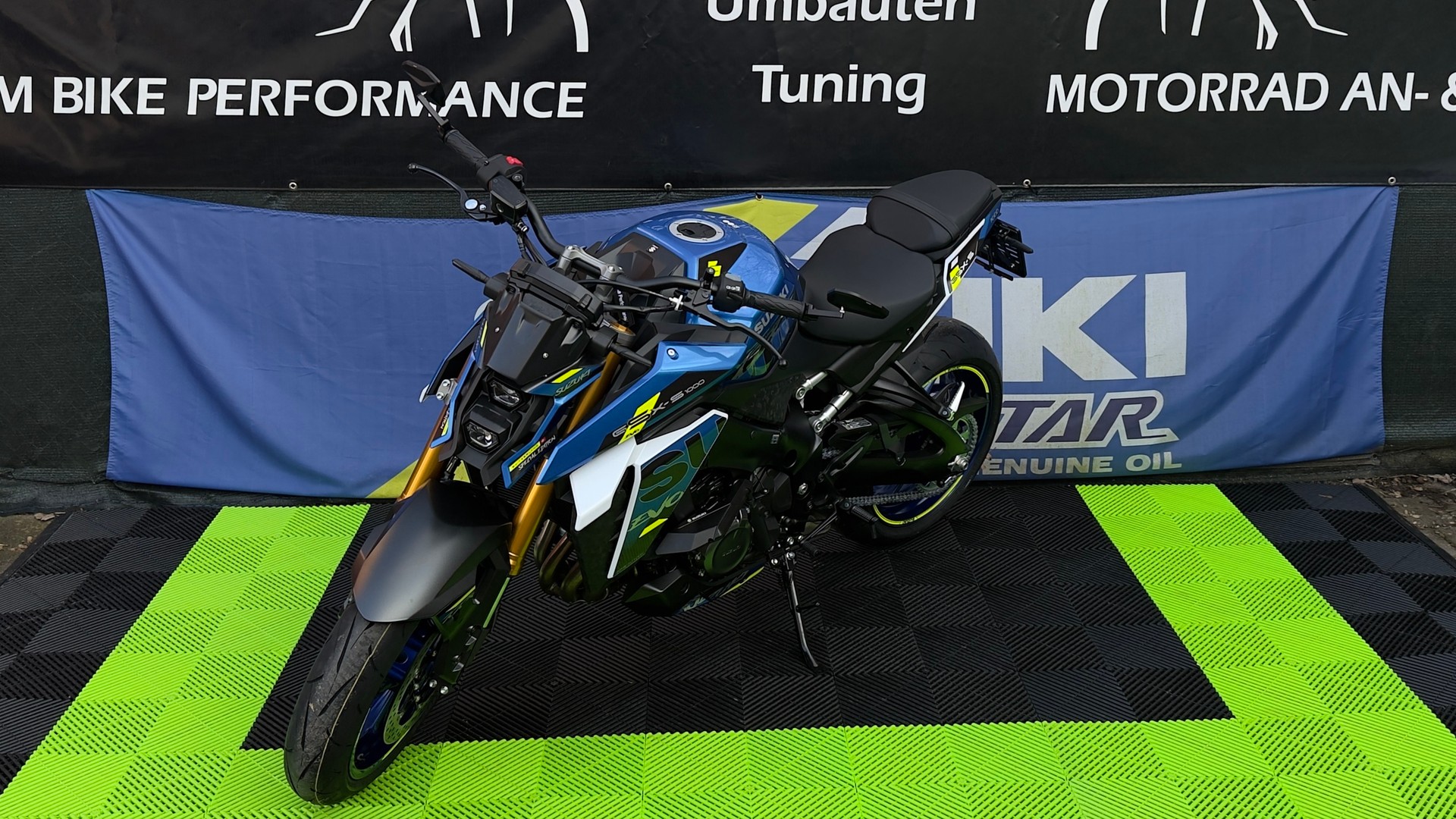 SUZUKI GSX-S 1000 EVO-showroom-element-1