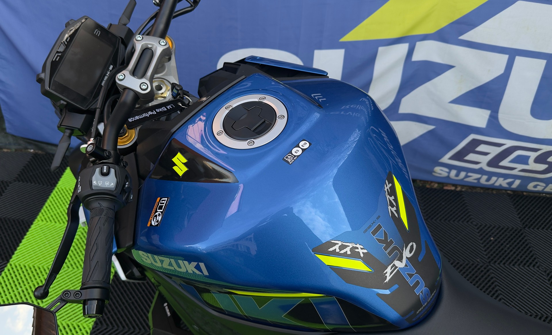 SUZUKI GSX-S 1000 EVO-image-13