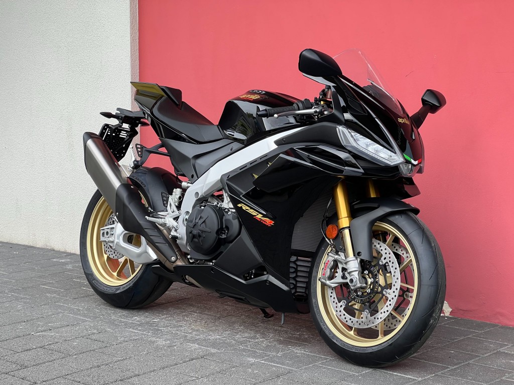 APRILIA RSV4 1100 Factory-image-14