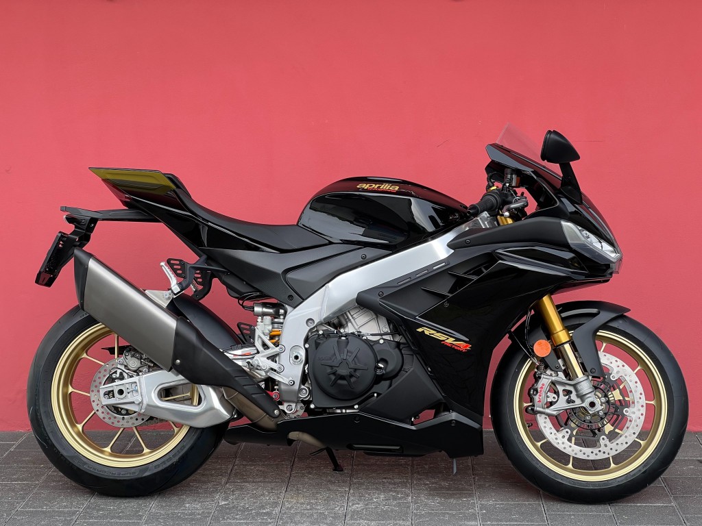 APRILIA RSV4 1100 Factory-image-0