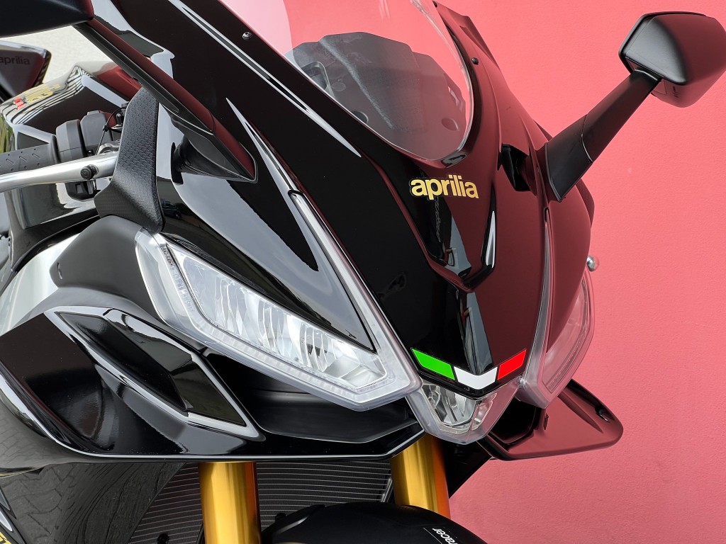 APRILIA RSV4 1100 Factory-image-4