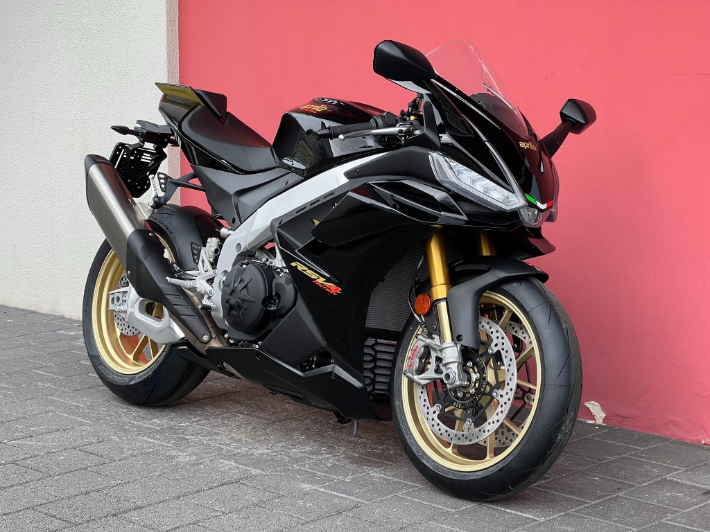 APRILIA RSV4 1100 Factory-image-2