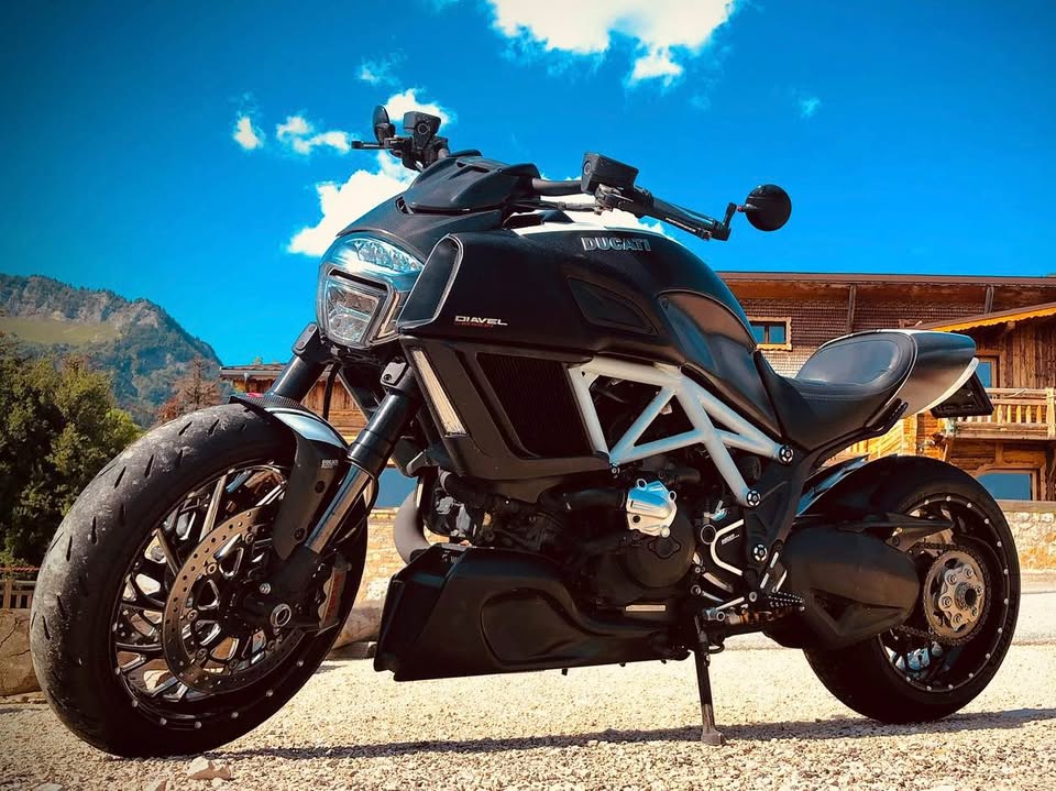 DUCATI Diavel 1200 Carbon