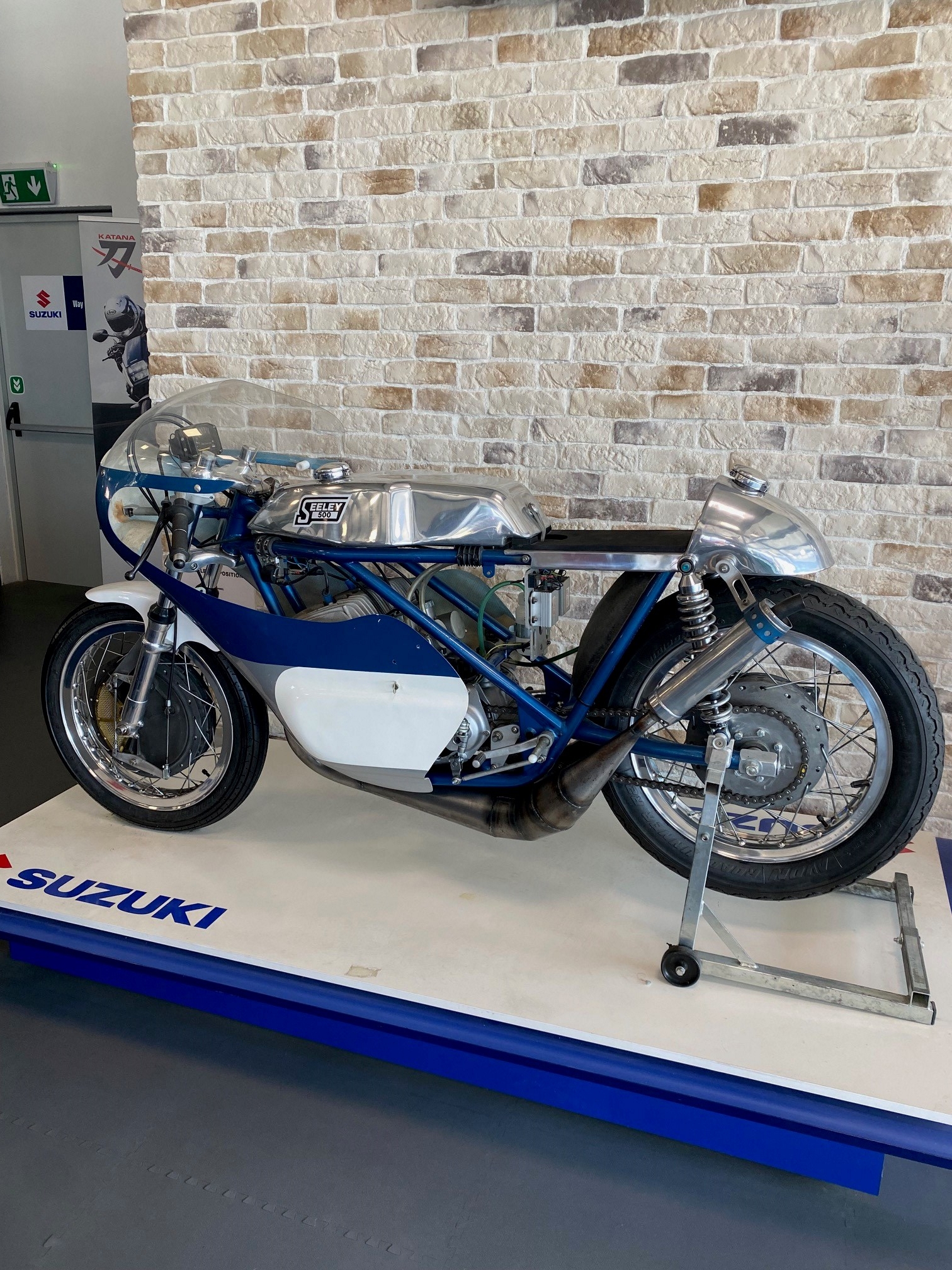 SUZUKI Seeley MK 2 TR 500-image-0