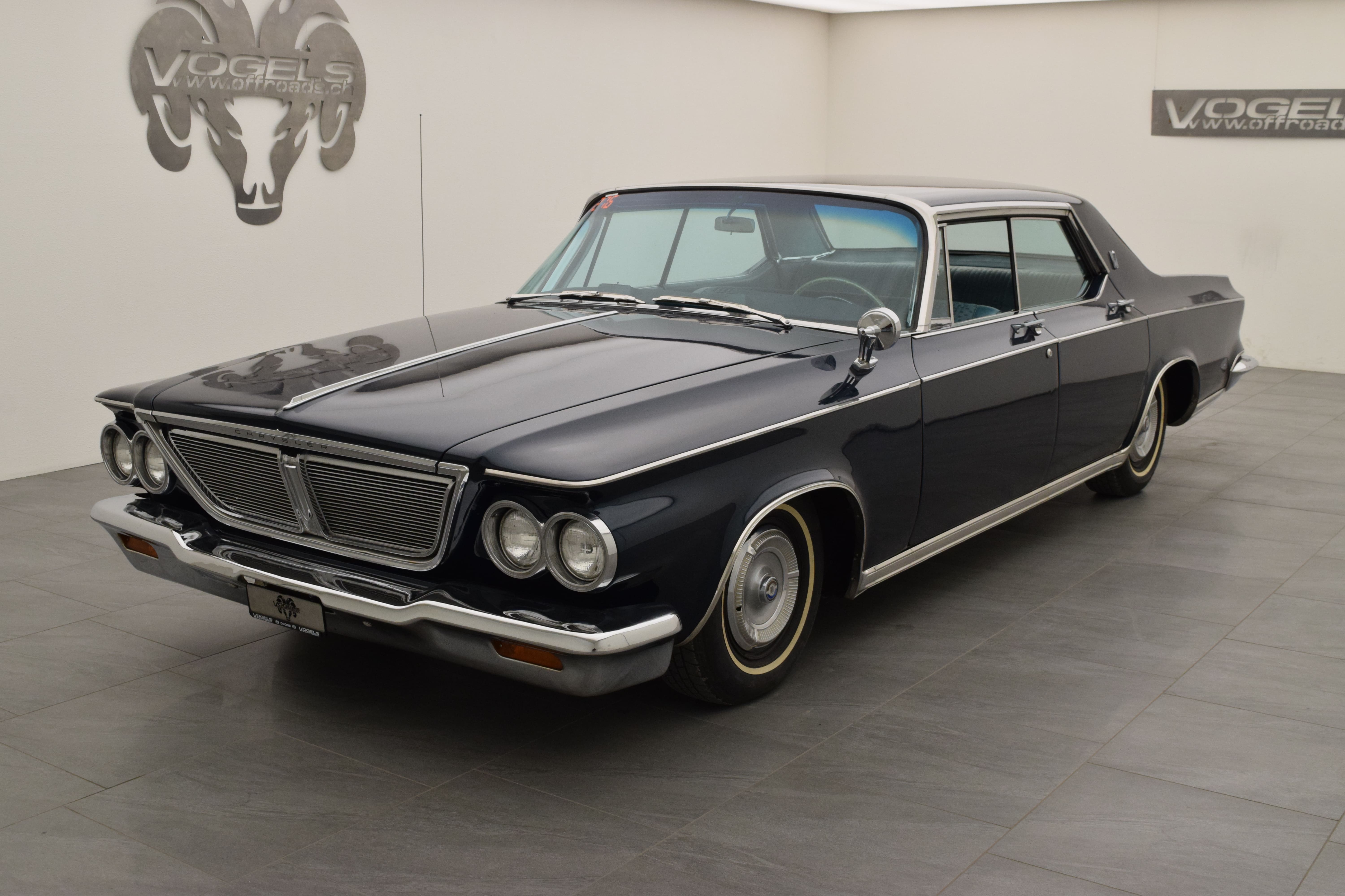 Chevron down small icon