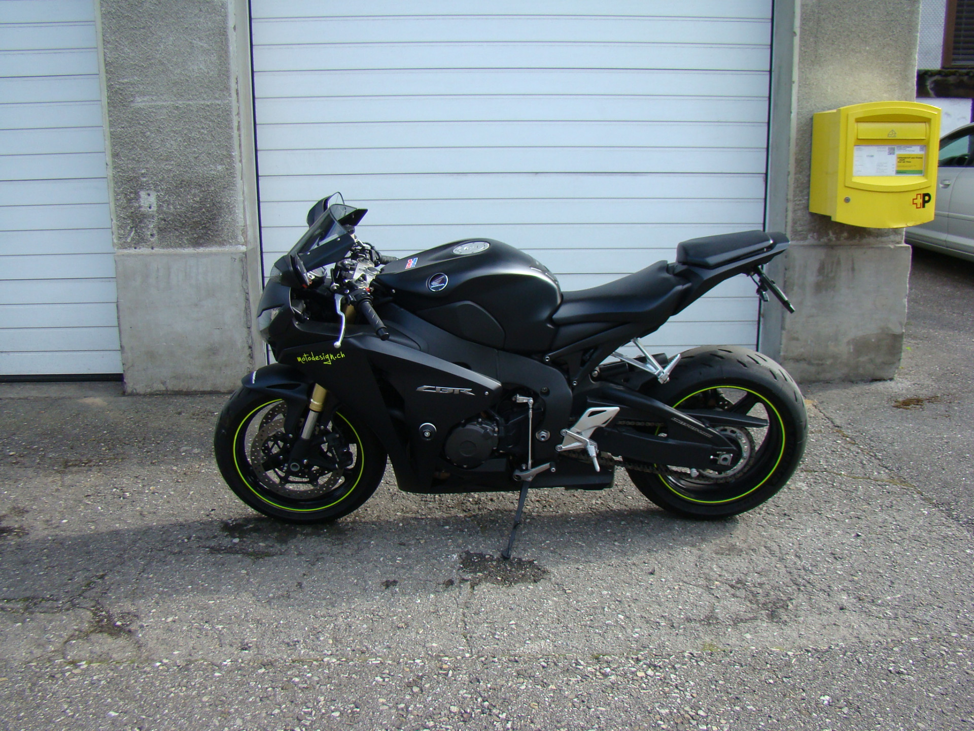 HONDA CBR 1000 RR Fireblade-showroom-element-2
