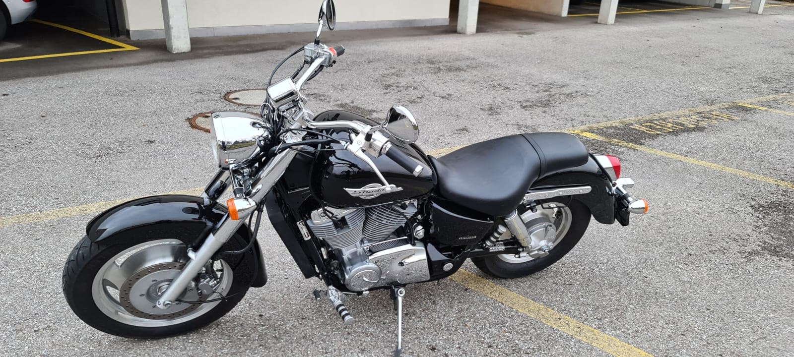 HONDA VT 1100 C2 Y Shadow Sabre-image-0