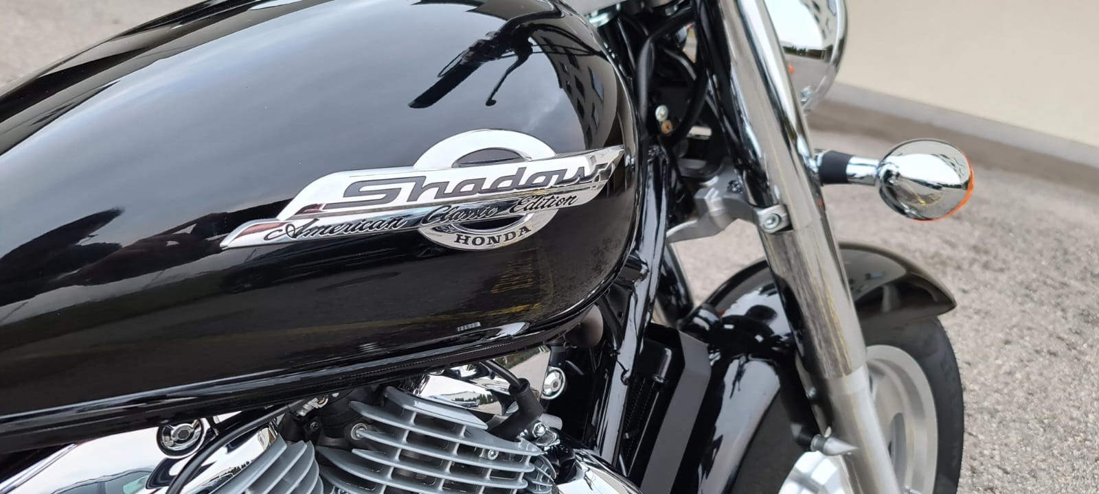 HONDA VT 1100 C2 Y Shadow Sabre-image-5