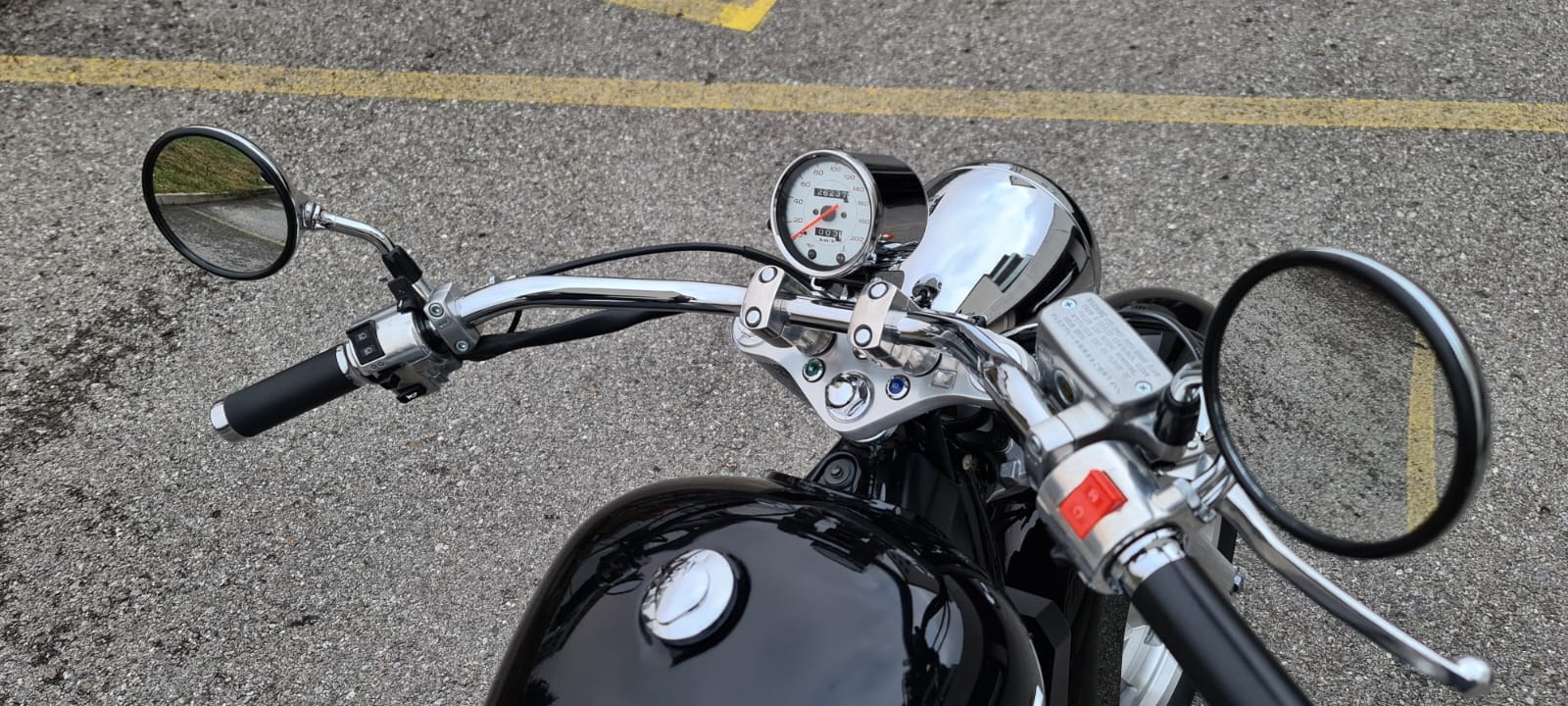 HONDA VT 1100 C2 Y Shadow Sabre-image-3